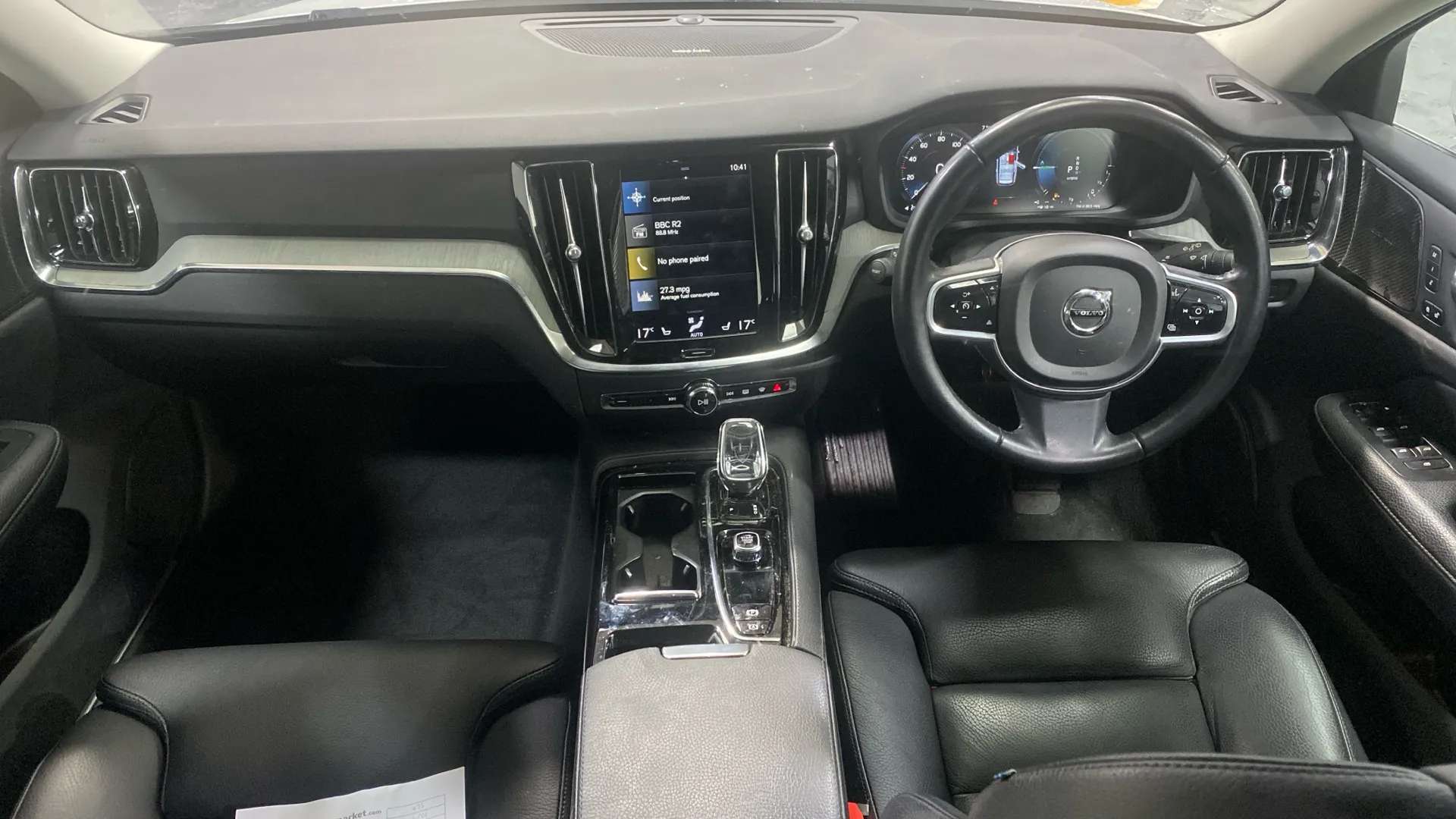 A 2021 VOLVO V60 2.0 T6 Recharge PHEV Inscription AWD Auto A 2021 VOLVO V60 2.0 T6 Recharge PHEV Inscription AWD Auto