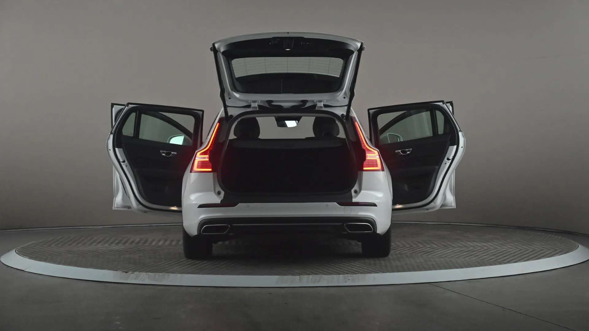 2021 VOLVO V60 2021 VOLVO V60