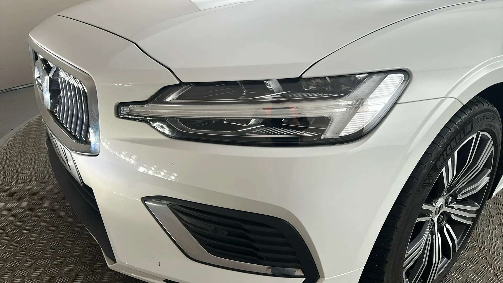 2021 VOLVO V60 2021 VOLVO V60