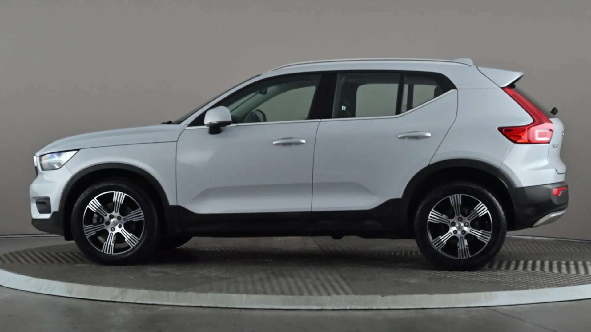 A 2020 VOLVO XC40 2.0 B4P Inscription AWD Auto A 2020 VOLVO XC40 2.0 B4P Inscription AWD Auto