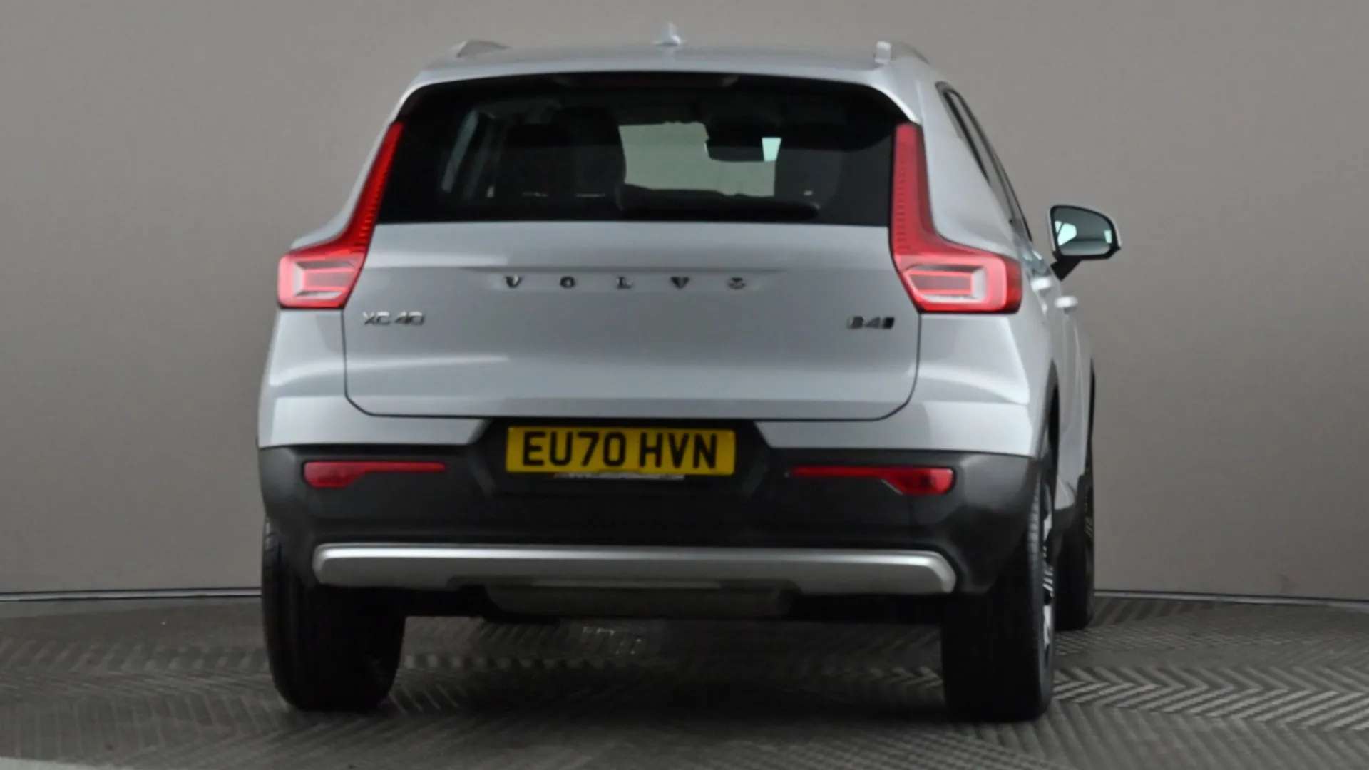 2020 VOLVO XC40 2020 VOLVO XC40