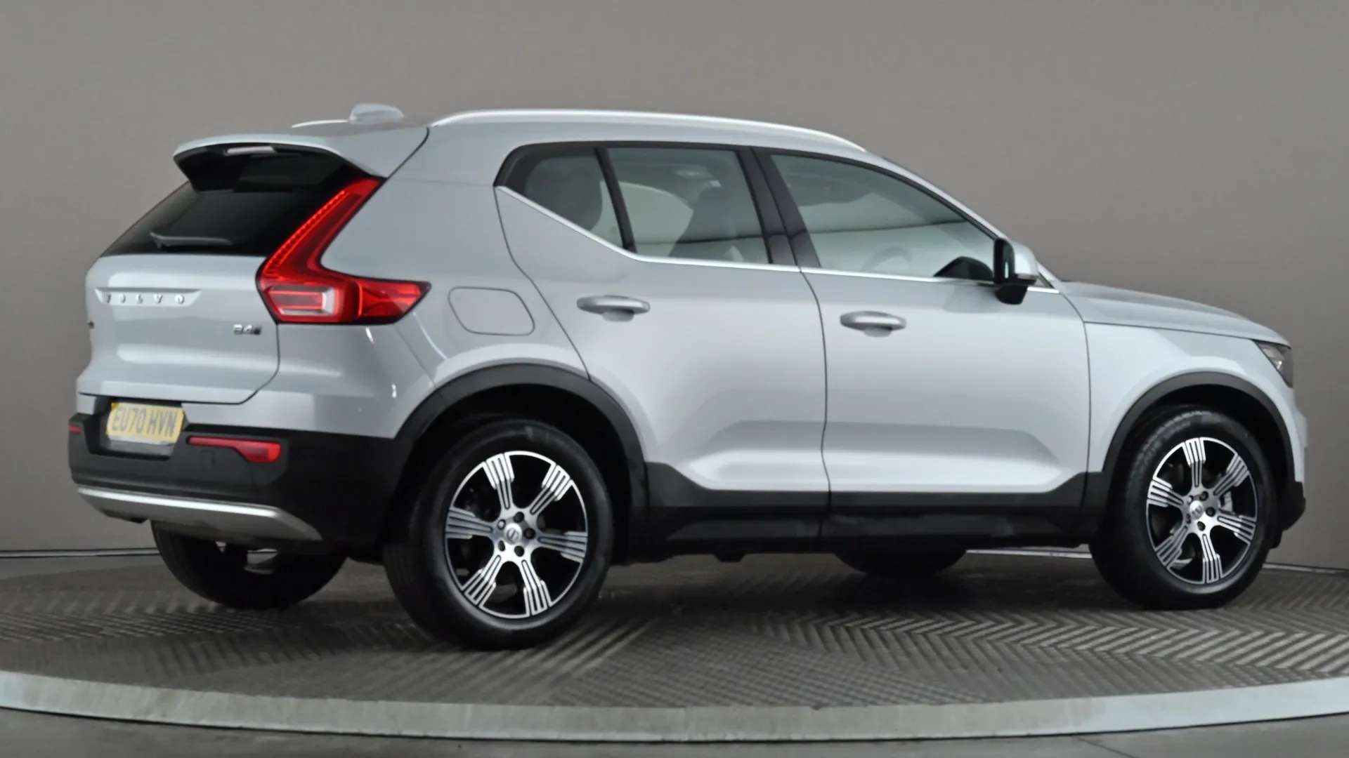 2020 VOLVO XC40 2020 VOLVO XC40