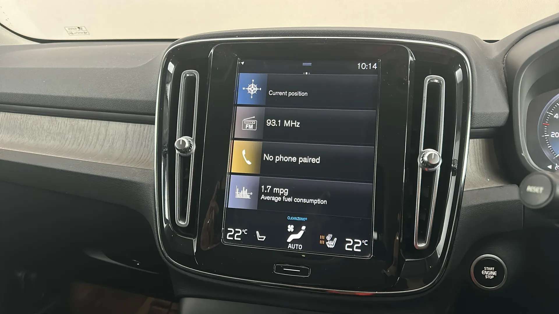 2020 VOLVO XC40 2020 VOLVO XC40