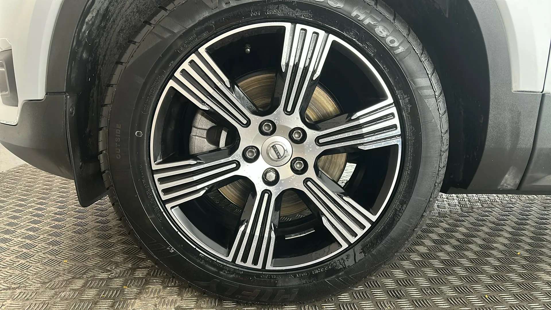 2020 VOLVO XC40 2020 VOLVO XC40