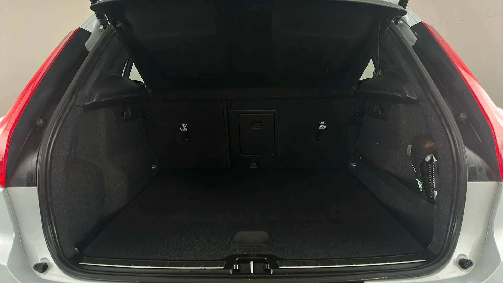 2020 VOLVO XC40 2020 VOLVO XC40