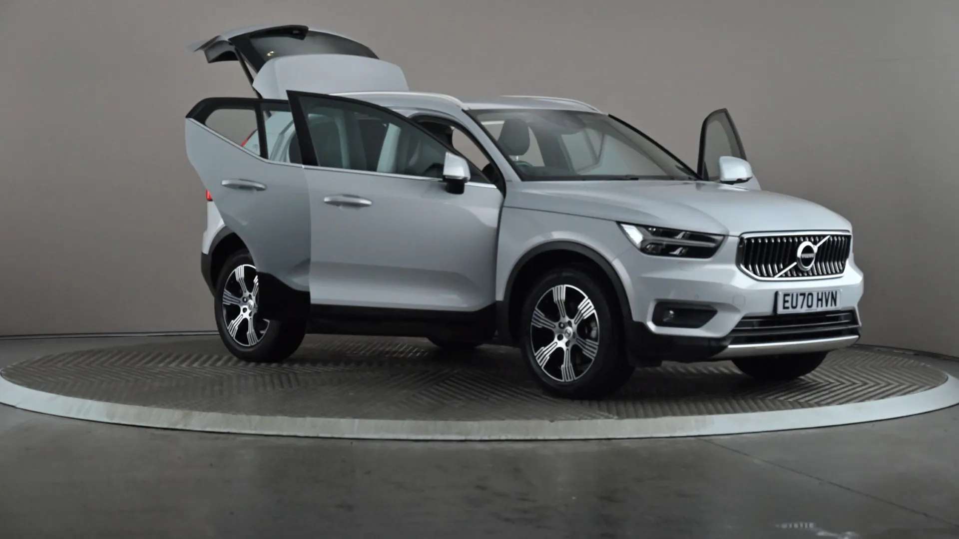 2020 VOLVO XC40 2020 VOLVO XC40