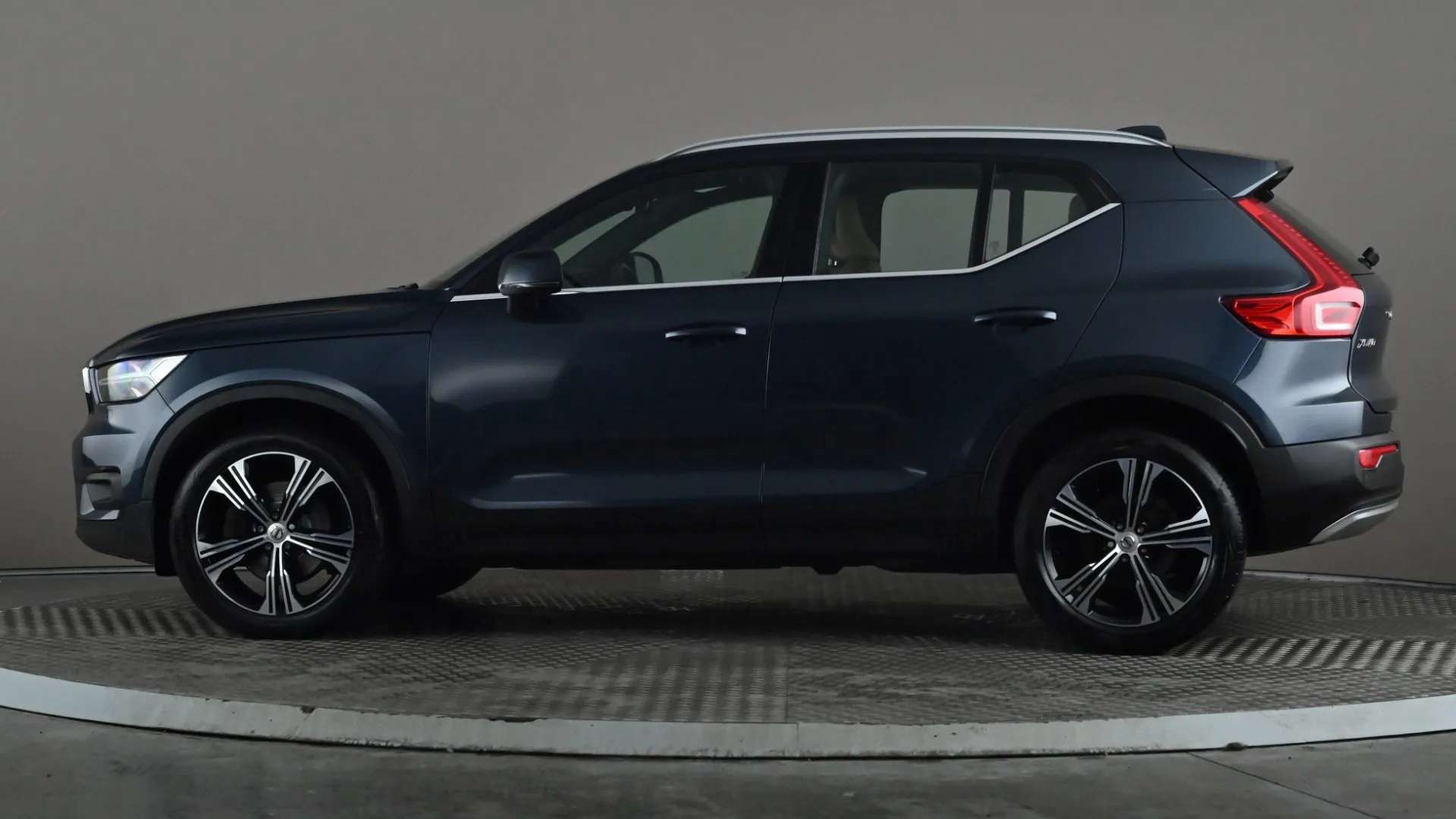 A 2020 VOLVO XC40 2.0 B4P Inscription Pro Auto A 2020 VOLVO XC40 2.0 B4P Inscription Pro Auto