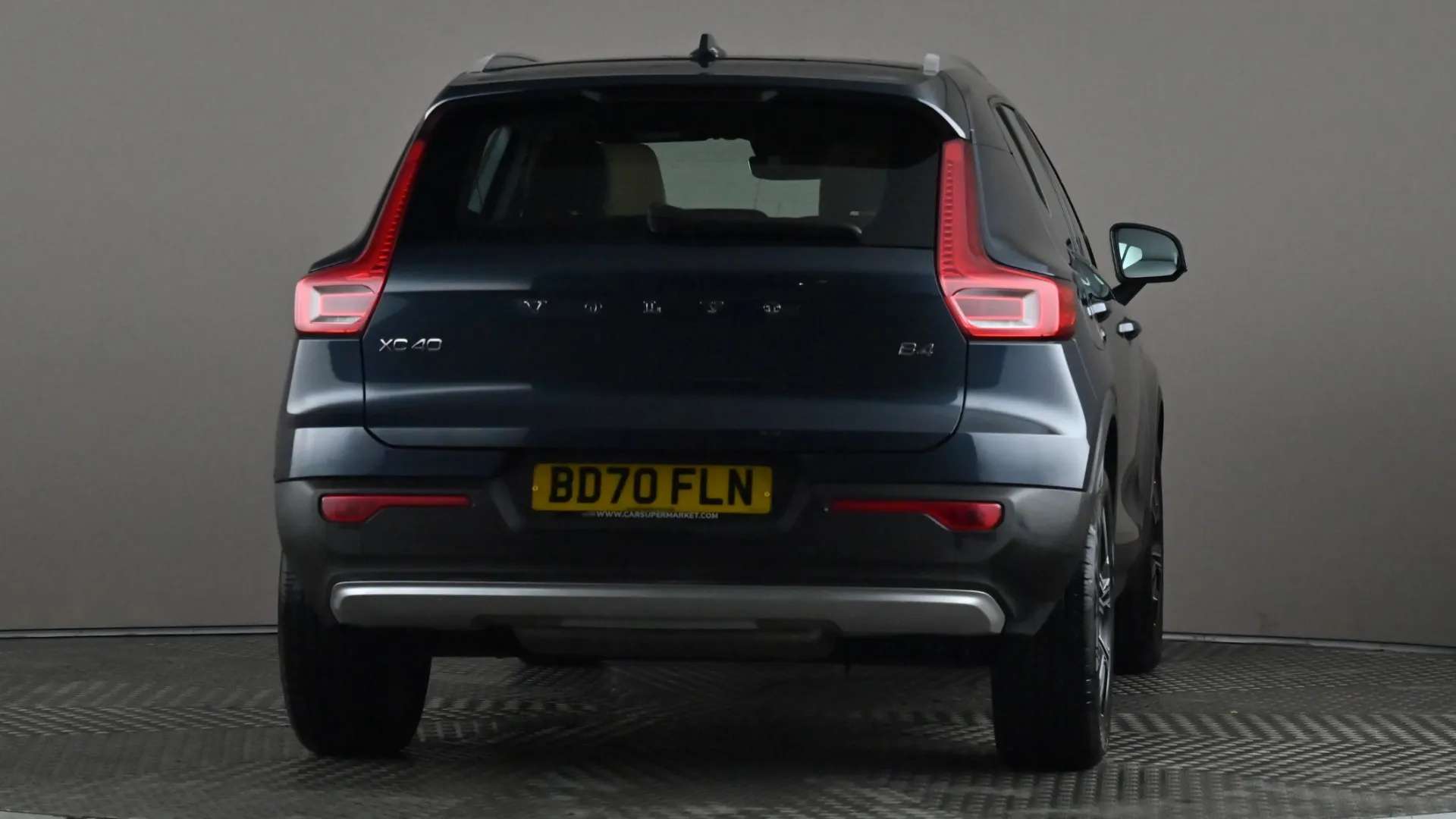 2020 VOLVO XC40 2020 VOLVO XC40