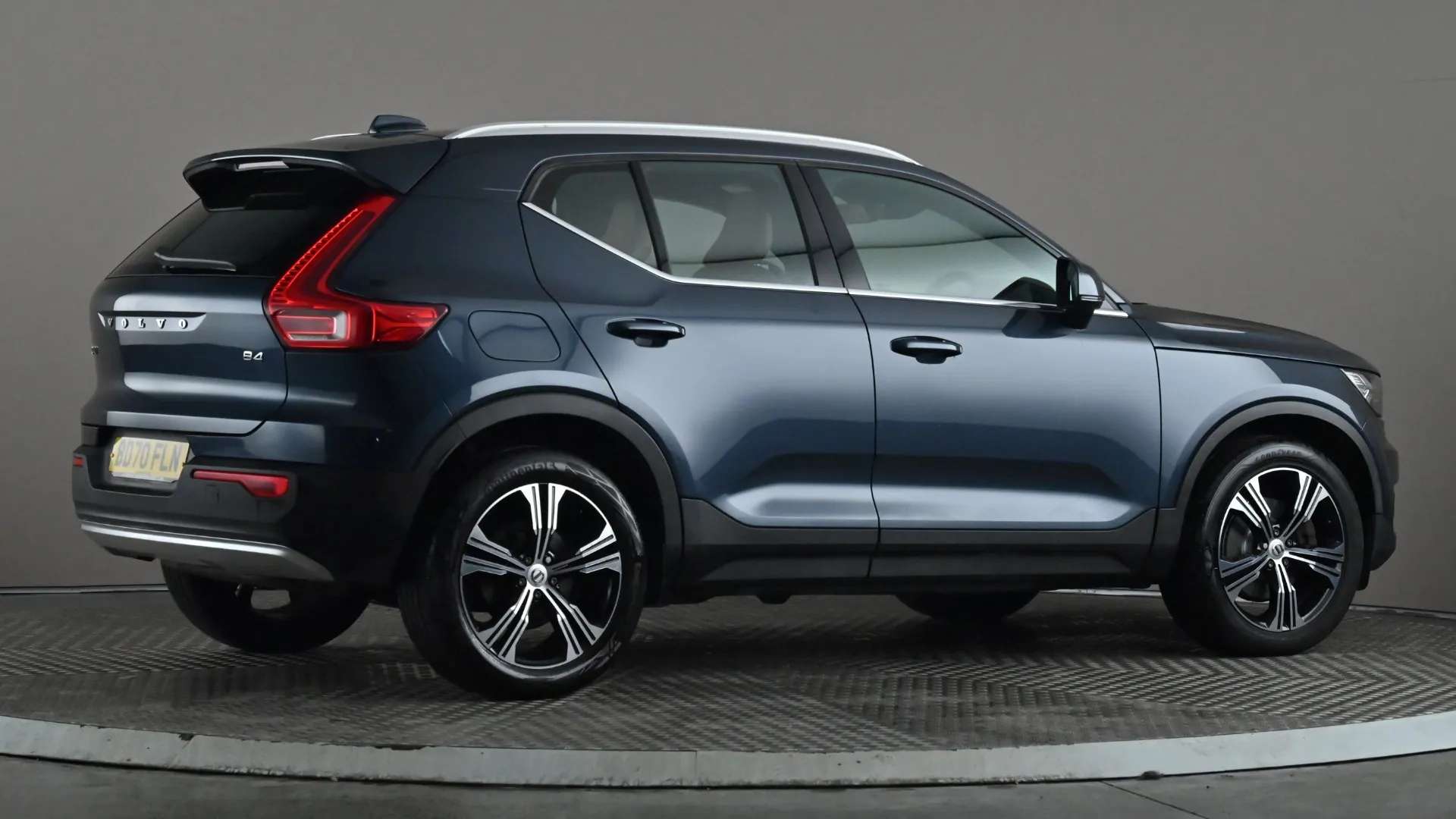 2020 VOLVO XC40 2020 VOLVO XC40