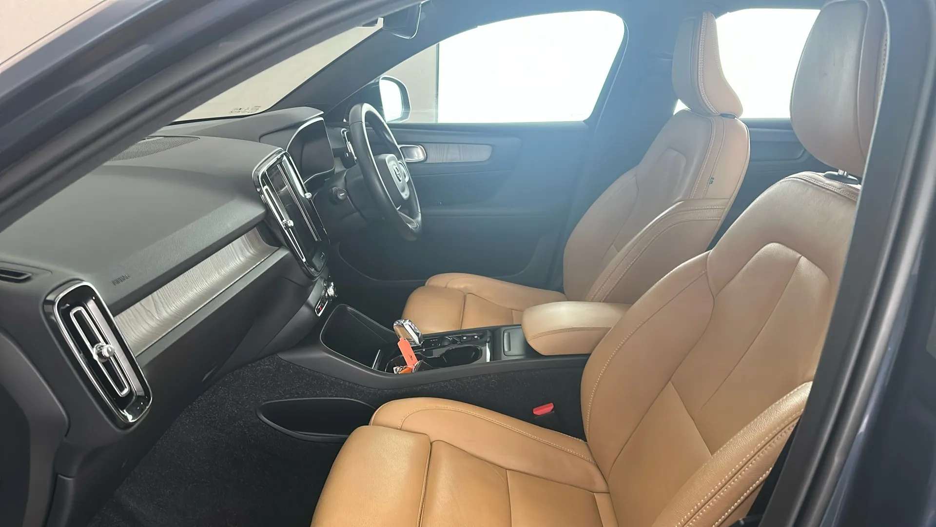 2020 VOLVO XC40 2020 VOLVO XC40