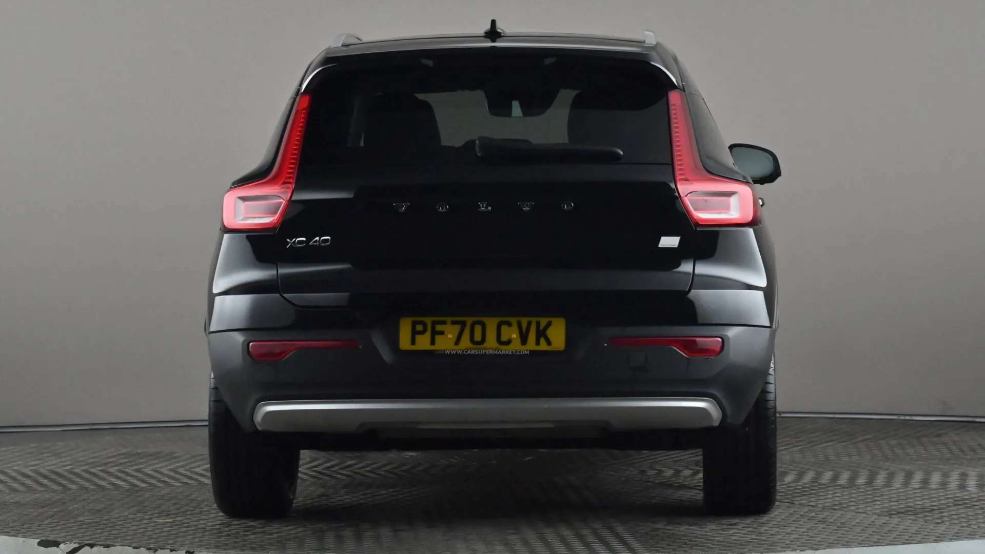 2020 VOLVO XC40 2020 VOLVO XC40