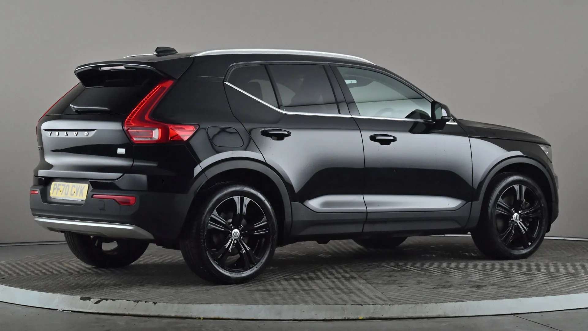 2020 VOLVO XC40 2020 VOLVO XC40