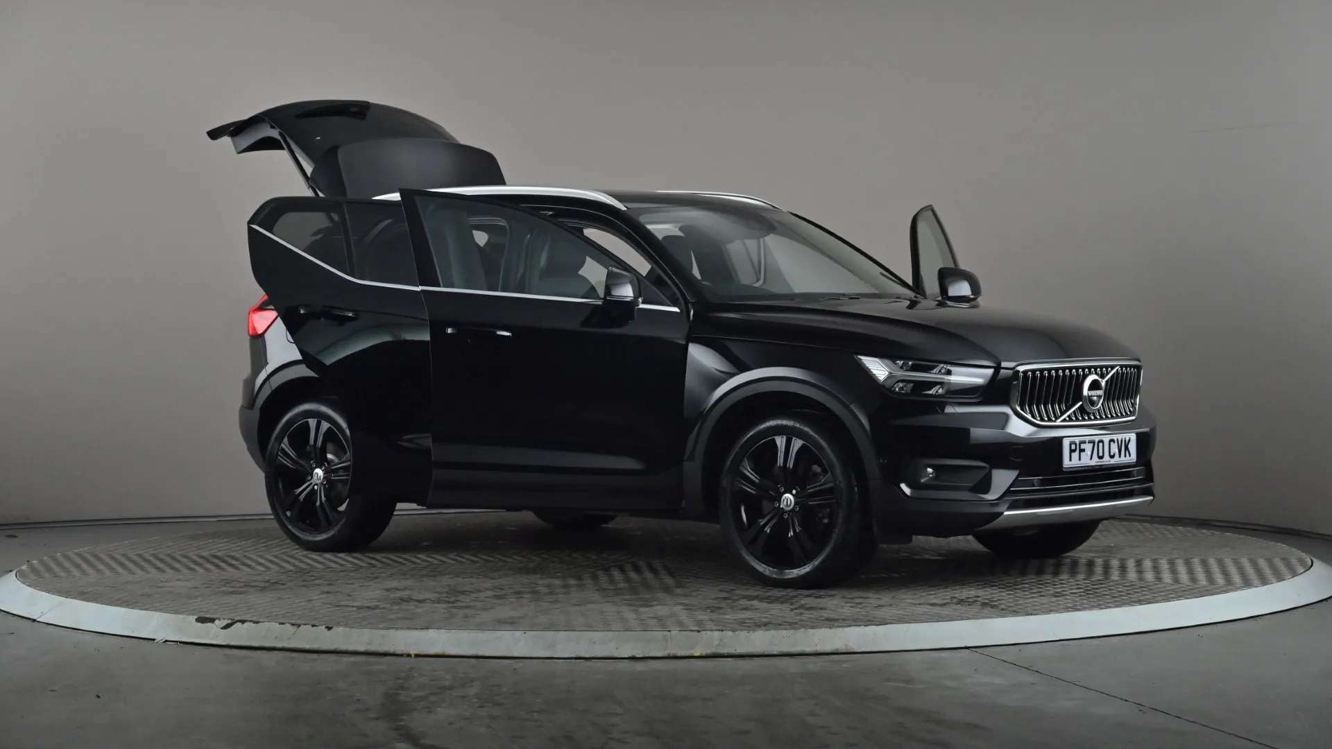 2020 VOLVO XC40 2020 VOLVO XC40