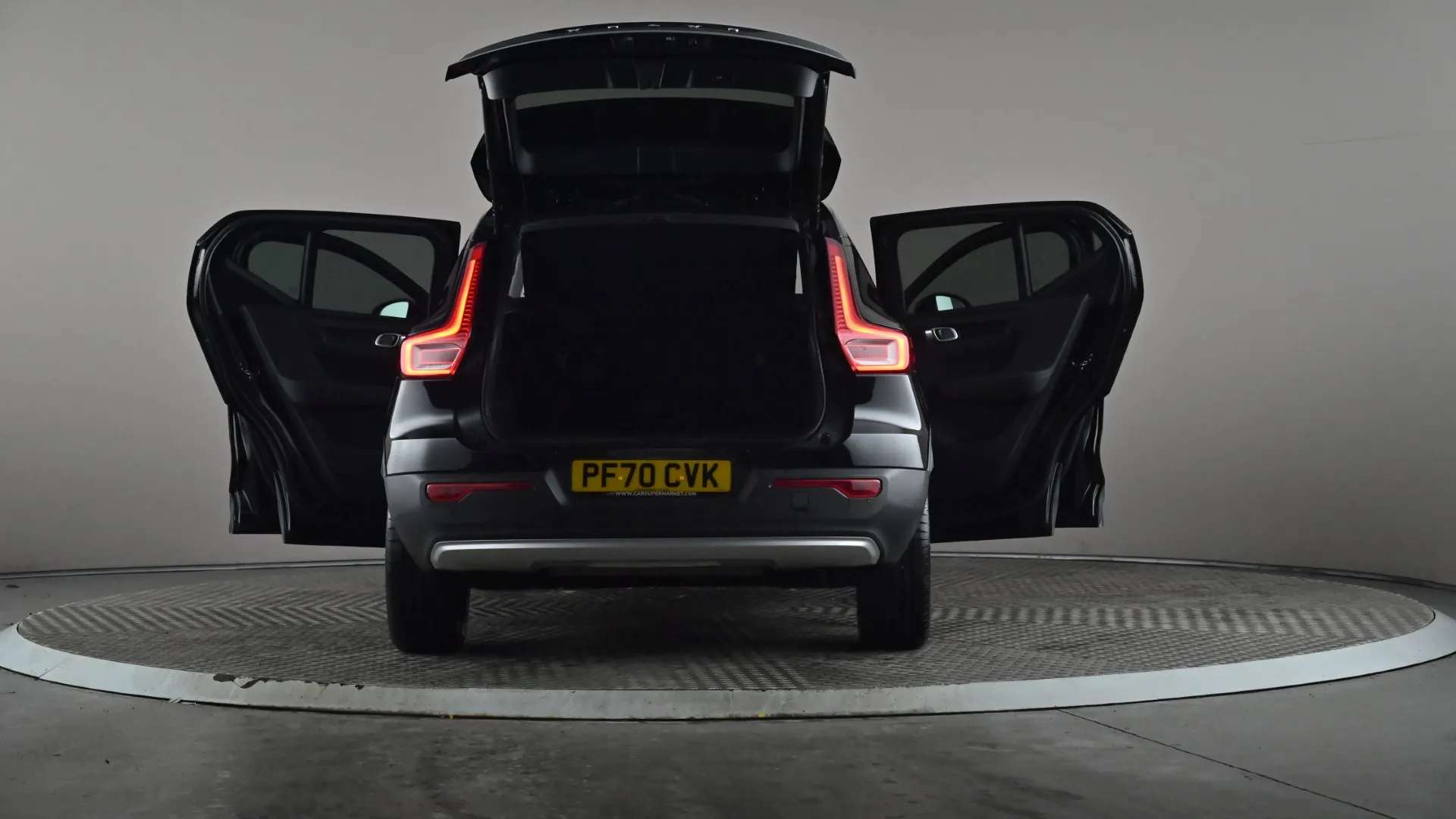 2020 VOLVO XC40 2020 VOLVO XC40