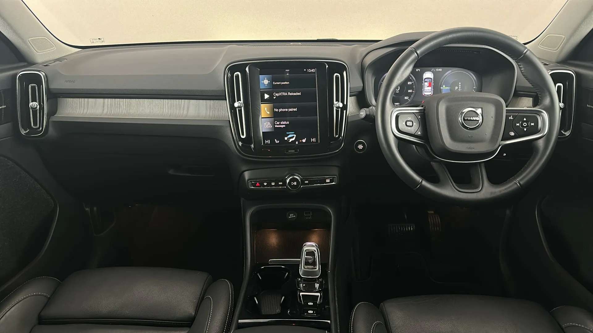 2020 VOLVO XC40 2020 VOLVO XC40