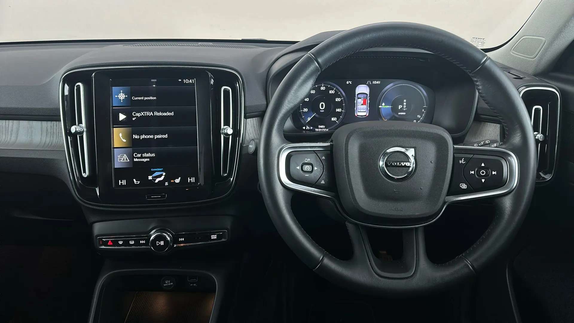 2020 VOLVO XC40 2020 VOLVO XC40