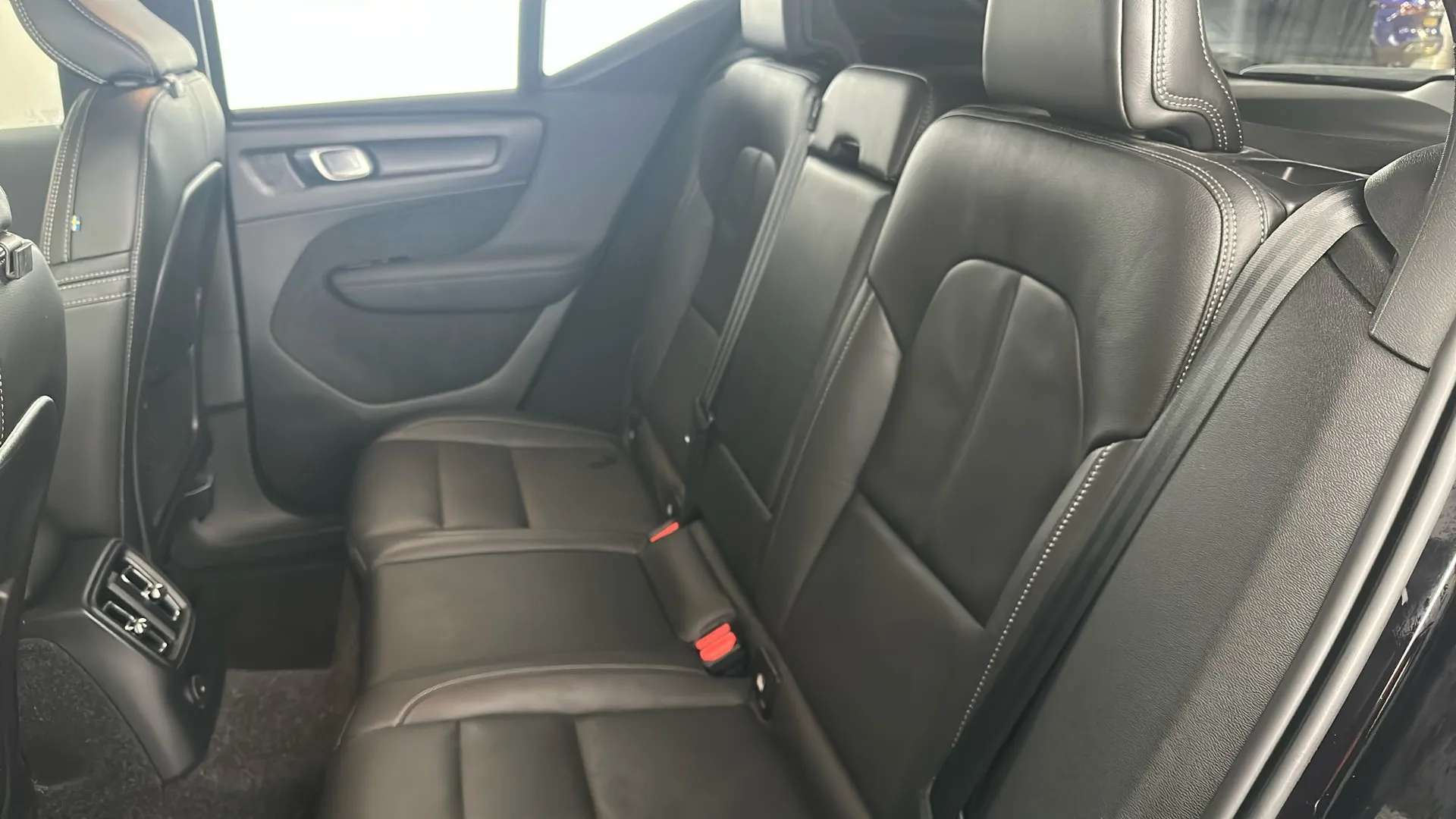 2020 VOLVO XC40 2020 VOLVO XC40