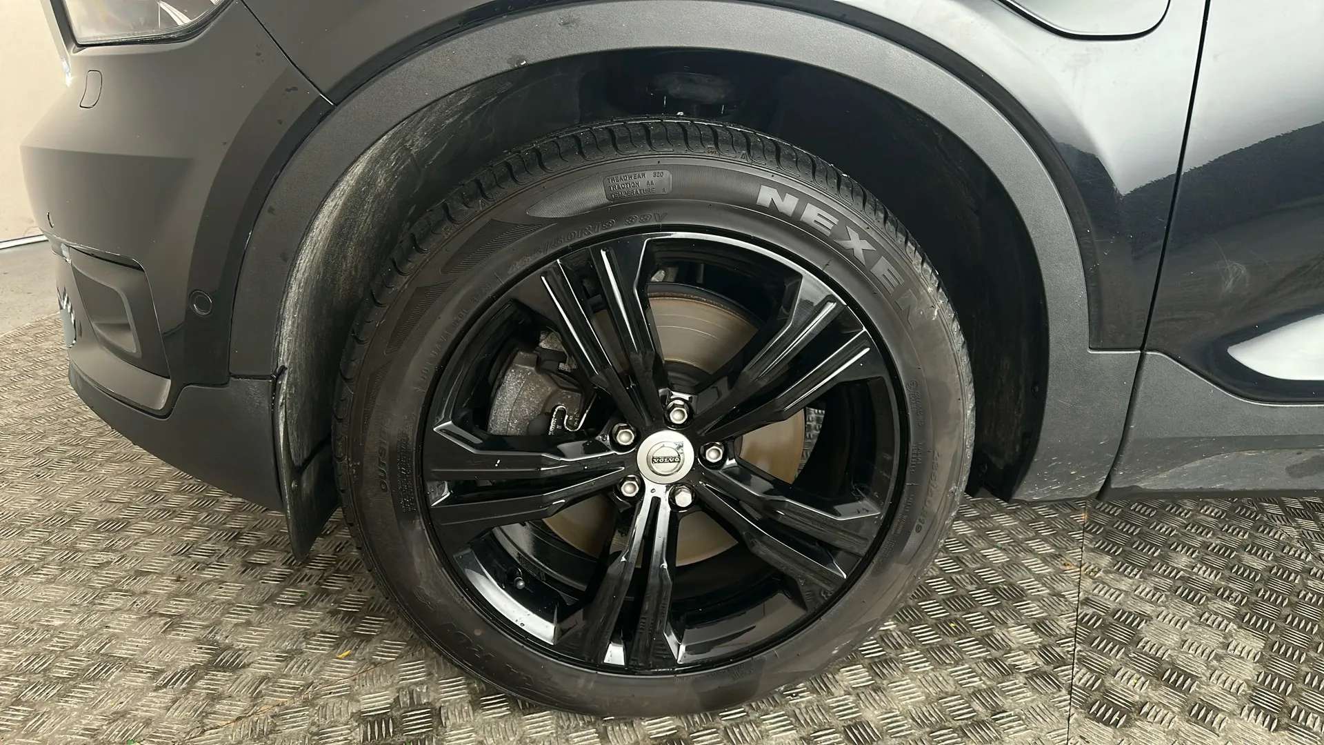 2020 VOLVO XC40 2020 VOLVO XC40