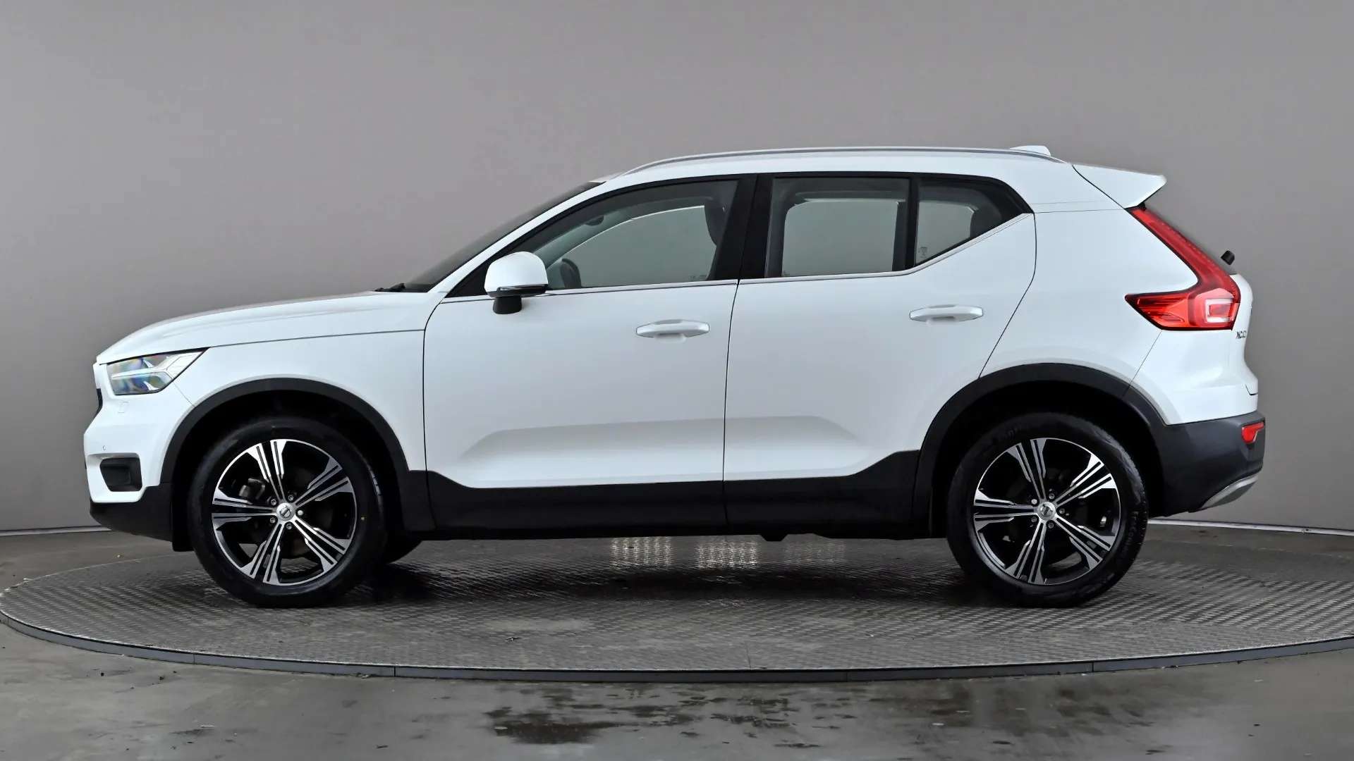 A 2020 VOLVO XC40 2.0 B4P Inscription Pro Auto A 2020 VOLVO XC40 2.0 B4P Inscription Pro Auto