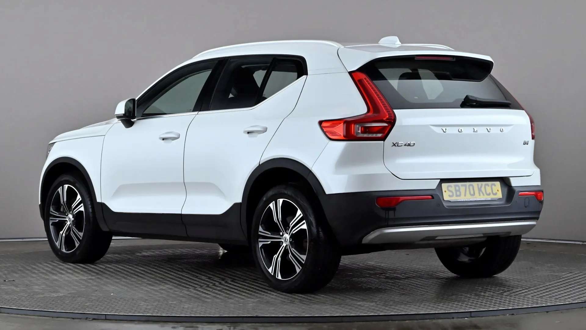 A 2020 VOLVO XC40 2.0 B4P Inscription Pro Auto A 2020 VOLVO XC40 2.0 B4P Inscription Pro Auto