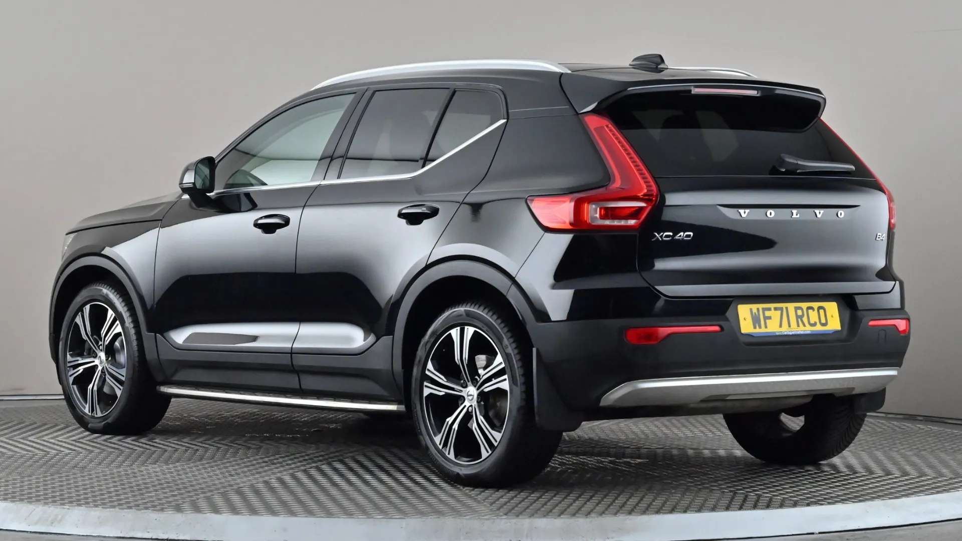 A 2021 VOLVO XC40 2.0 B4P Inscription Pro Auto A 2021 VOLVO XC40 2.0 B4P Inscription Pro Auto