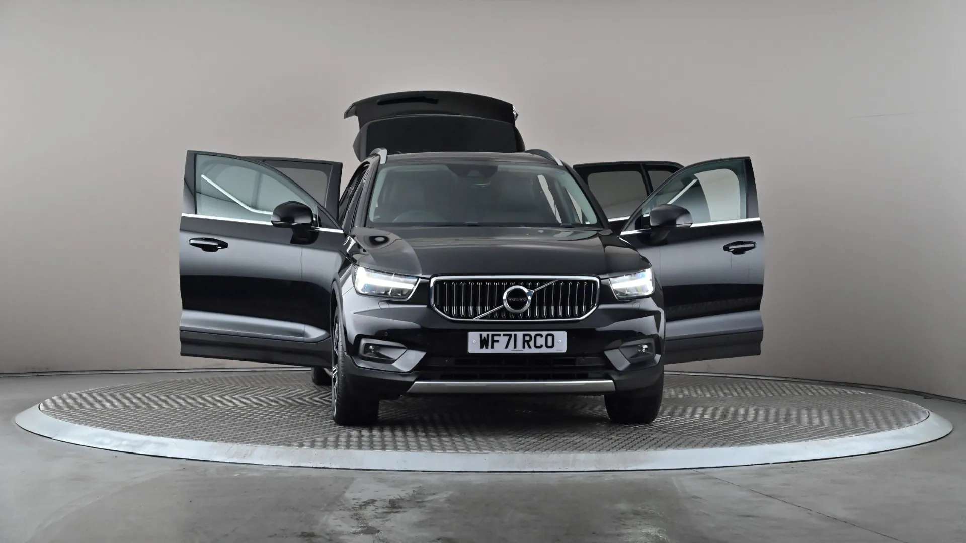 2021 VOLVO XC40 2021 VOLVO XC40