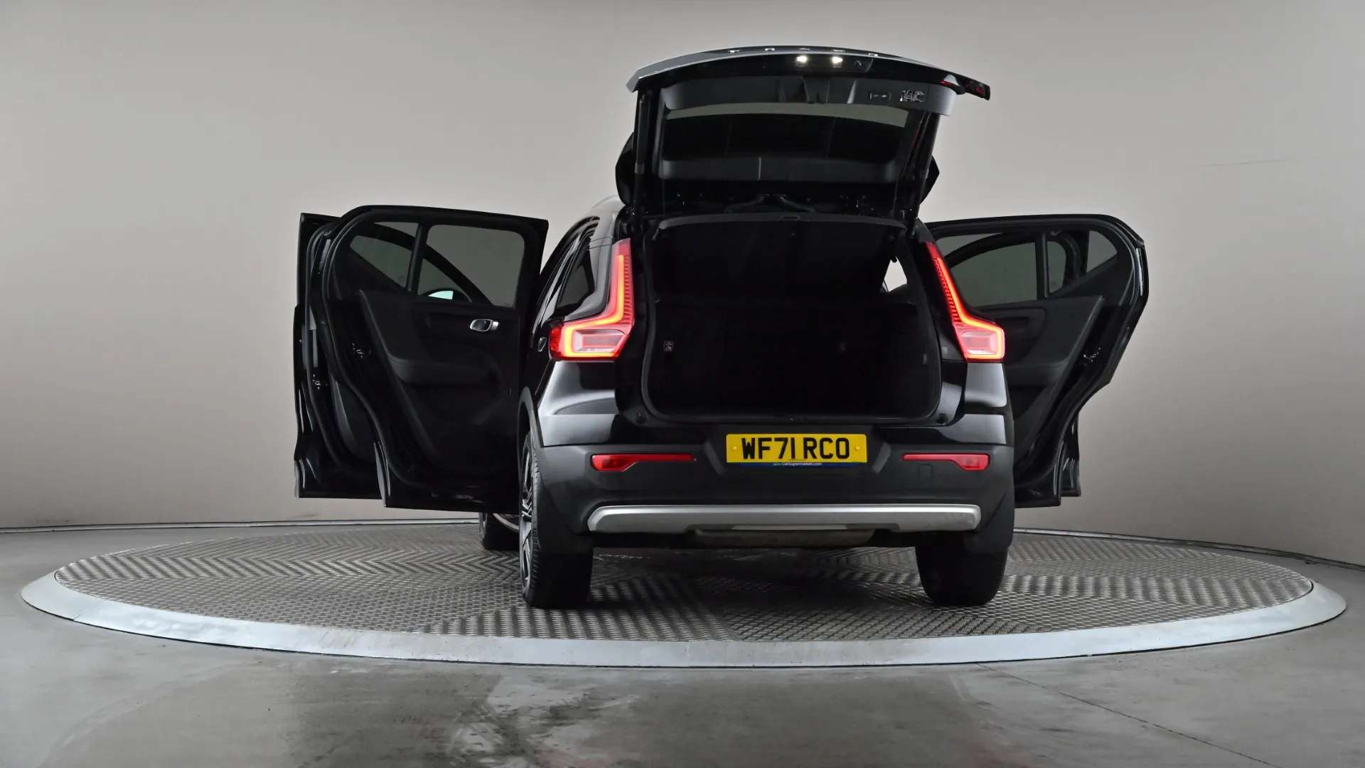 2021 VOLVO XC40 2021 VOLVO XC40