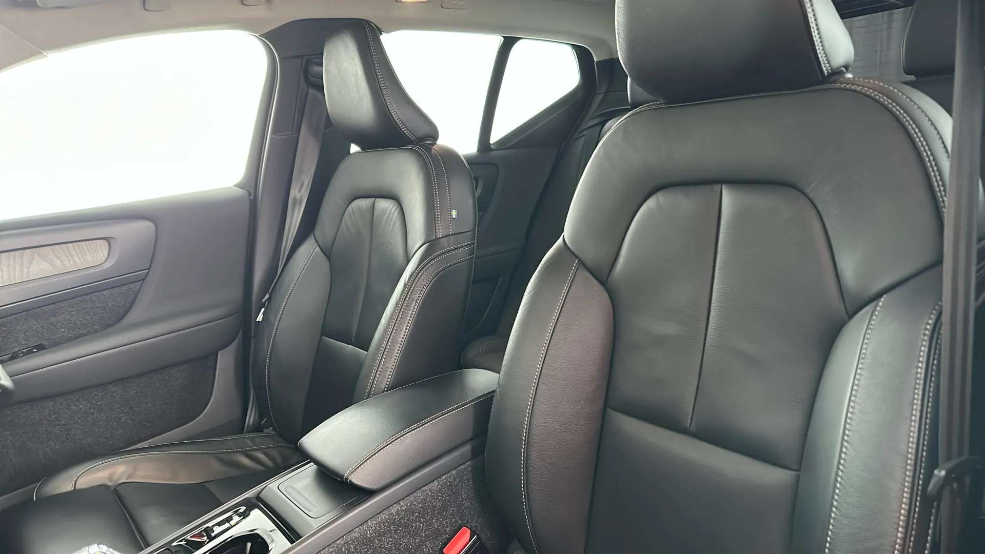 2021 VOLVO XC40 2021 VOLVO XC40