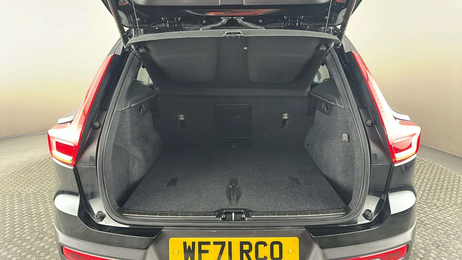 2021 VOLVO XC40 2021 VOLVO XC40
