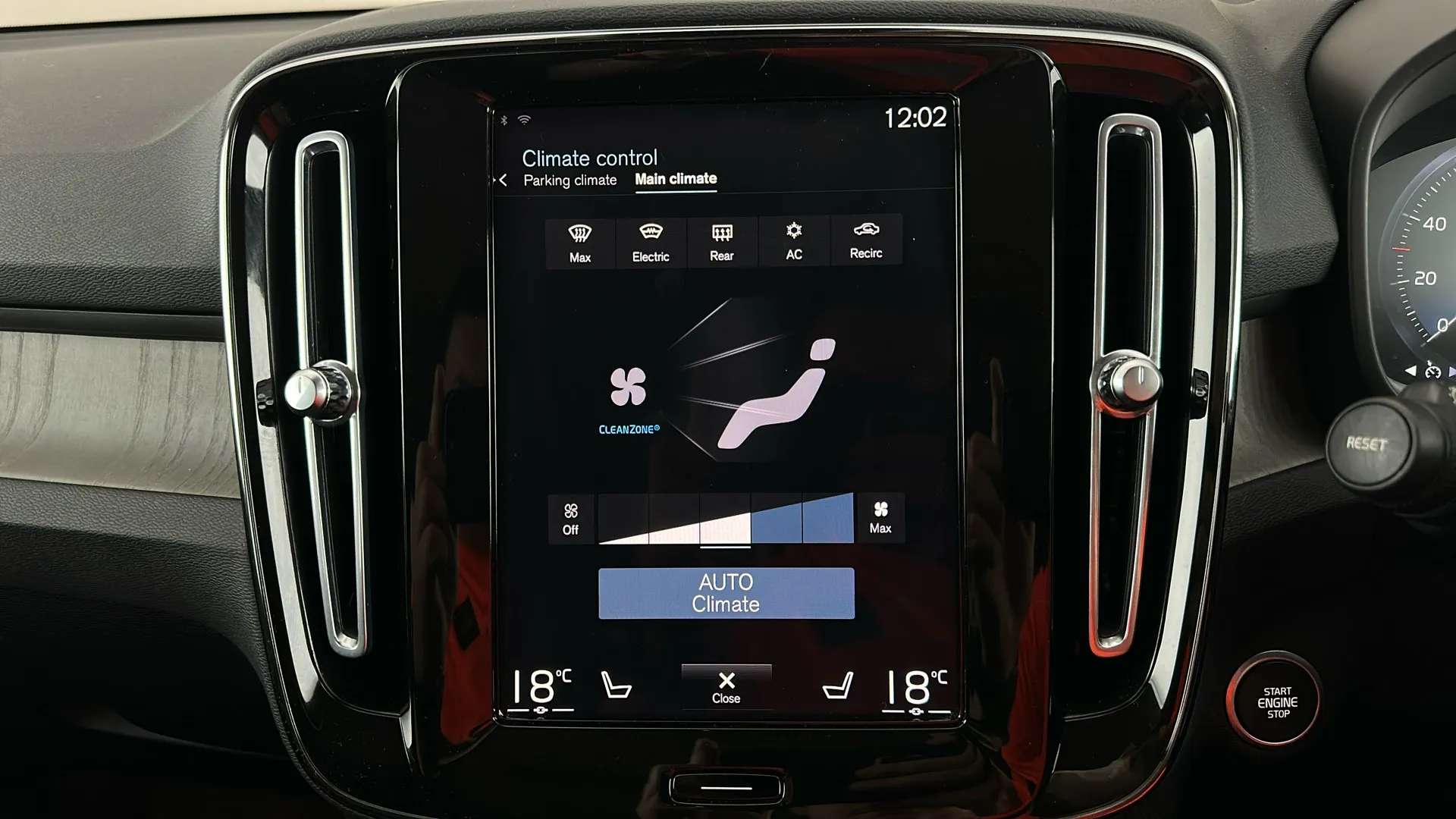 2021 VOLVO XC40 2021 VOLVO XC40