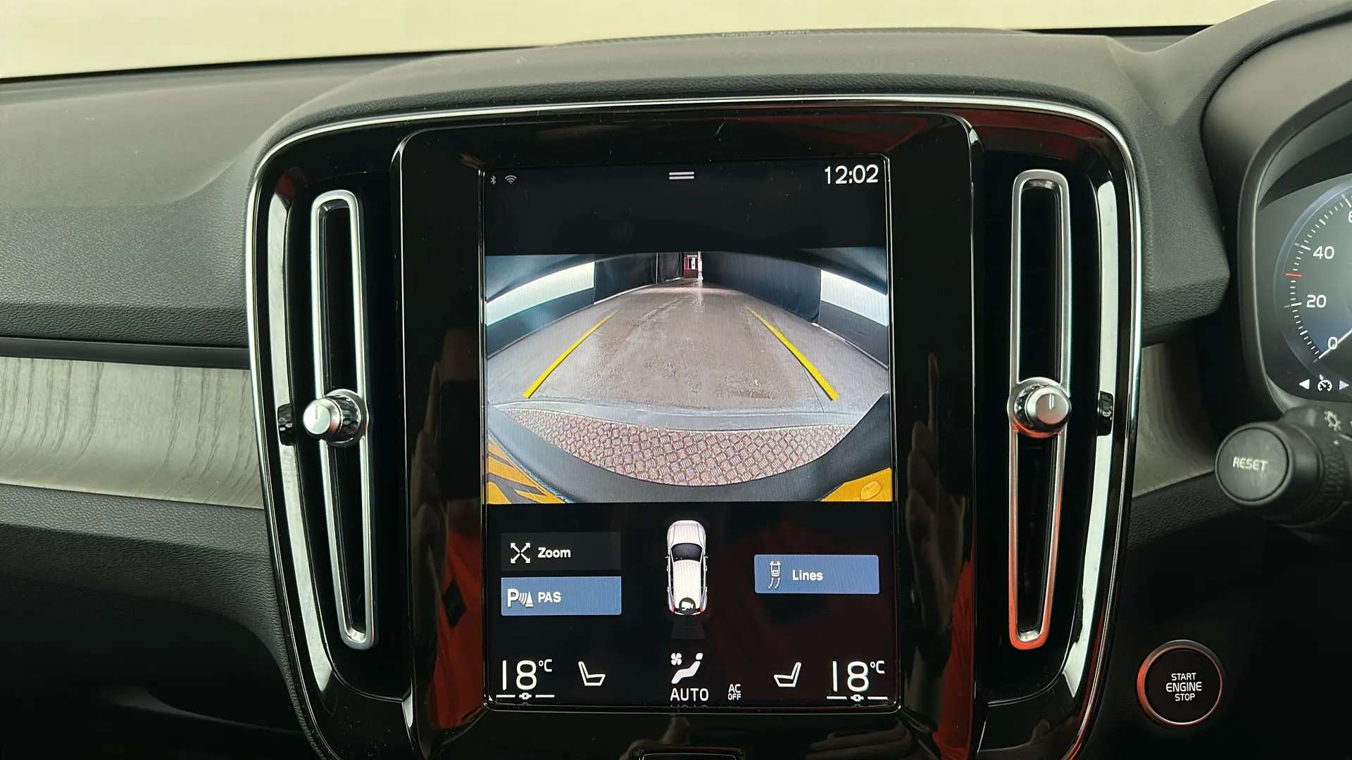 2021 VOLVO XC40 2021 VOLVO XC40