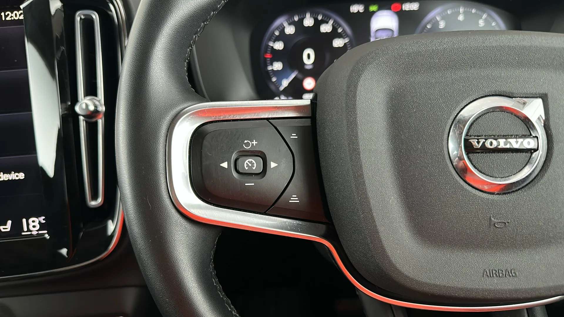 2021 VOLVO XC40 2021 VOLVO XC40