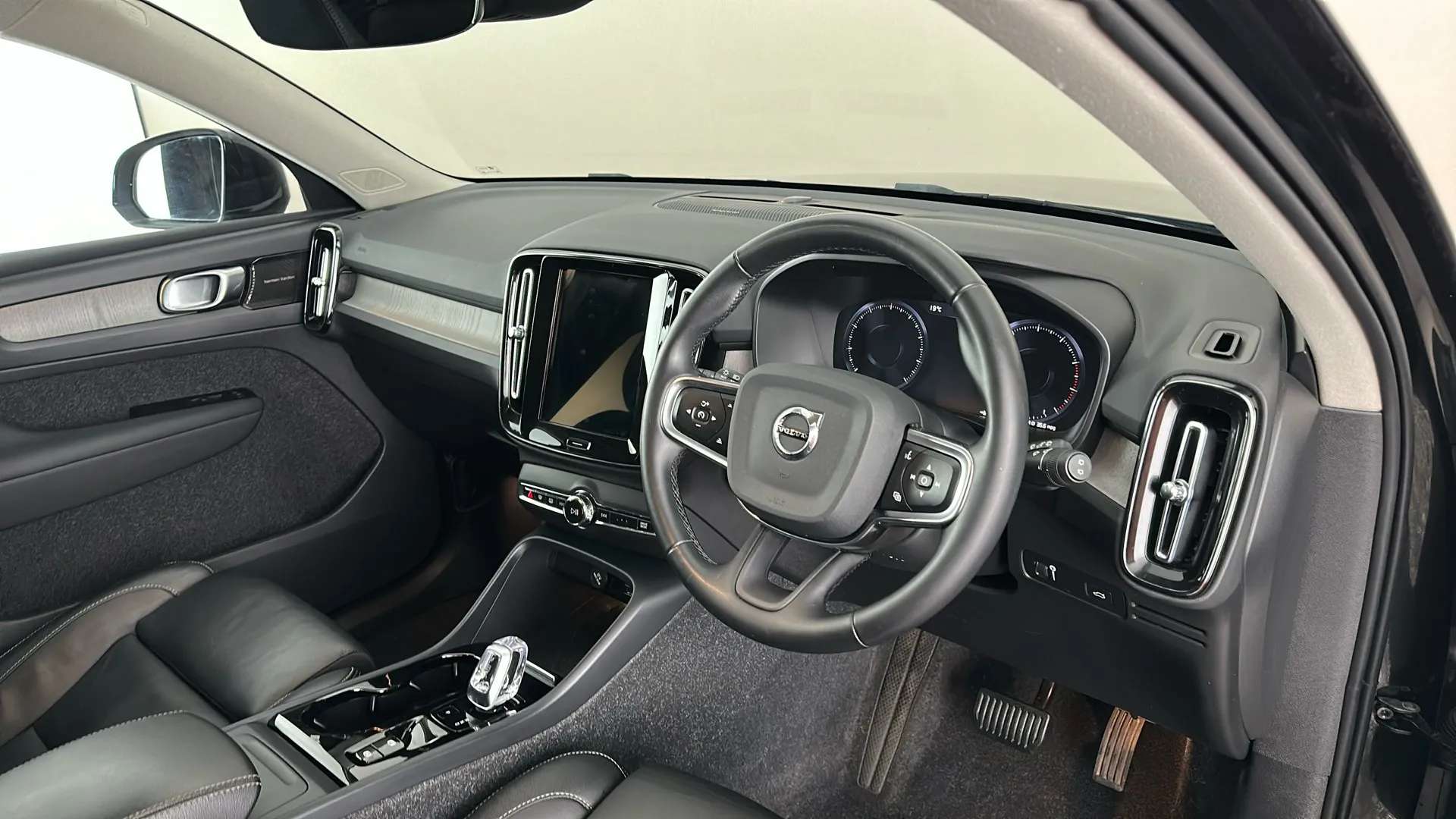 2021 VOLVO XC40 2021 VOLVO XC40