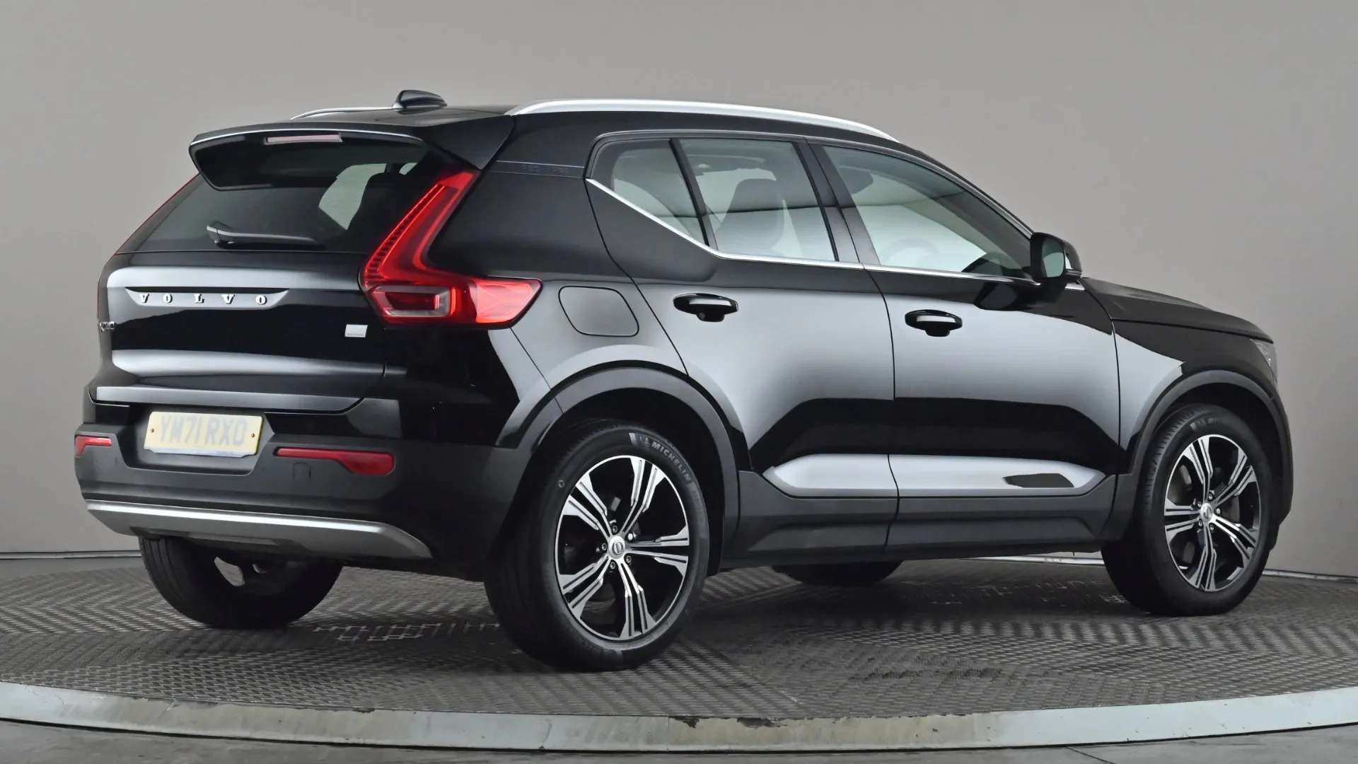 2022 VOLVO XC40 2022 VOLVO XC40