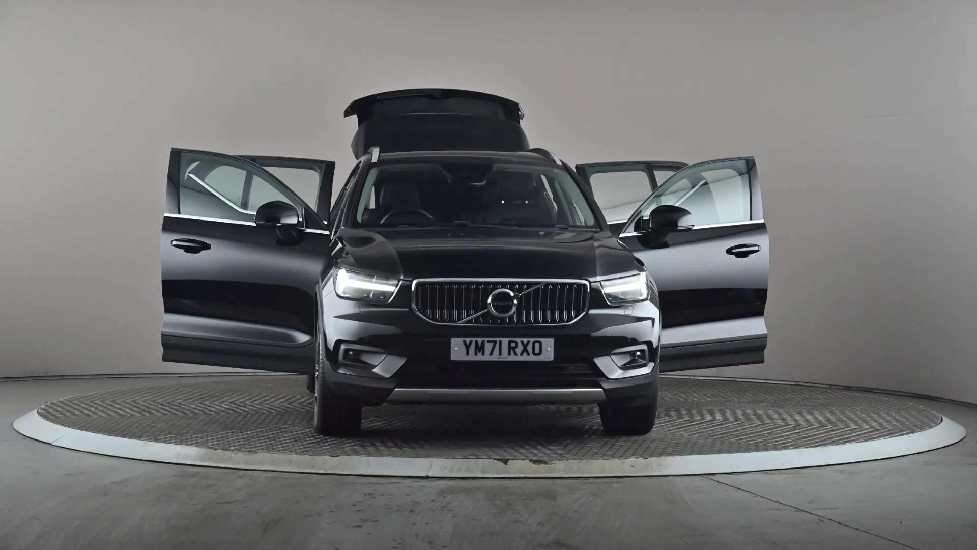 2022 VOLVO XC40 2022 VOLVO XC40