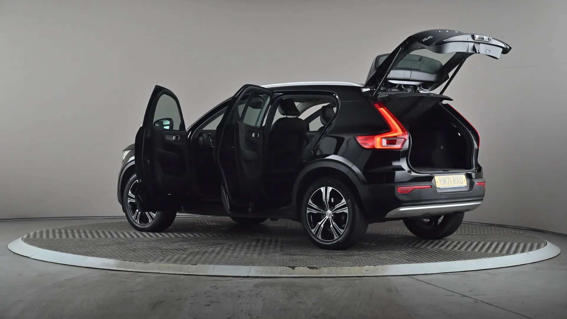 2022 VOLVO XC40 2022 VOLVO XC40