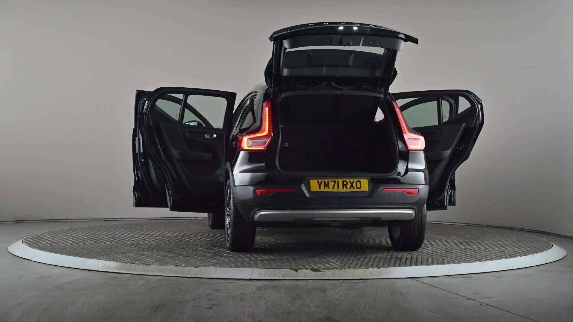 2022 VOLVO XC40 2022 VOLVO XC40