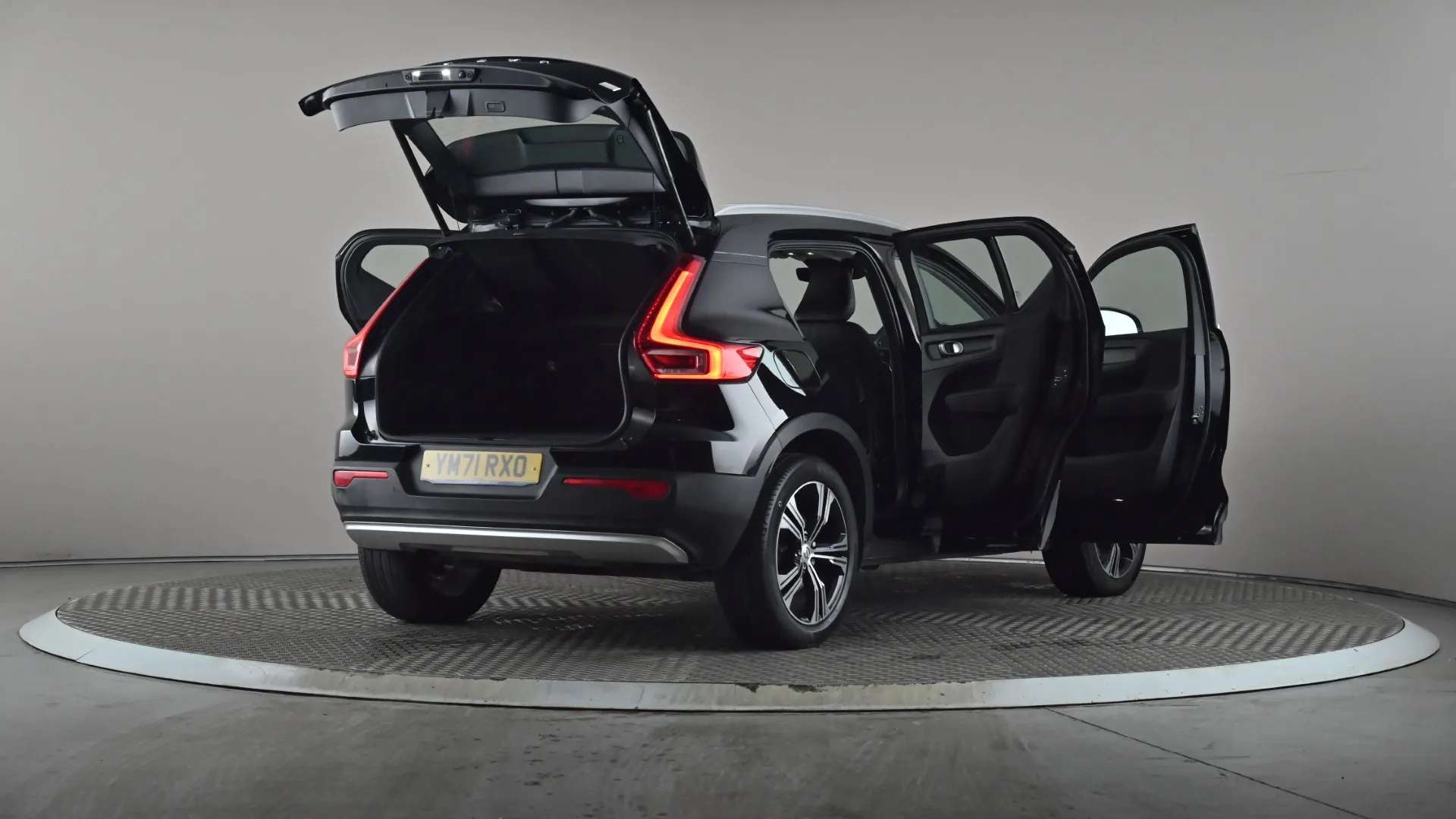 2022 VOLVO XC40 2022 VOLVO XC40