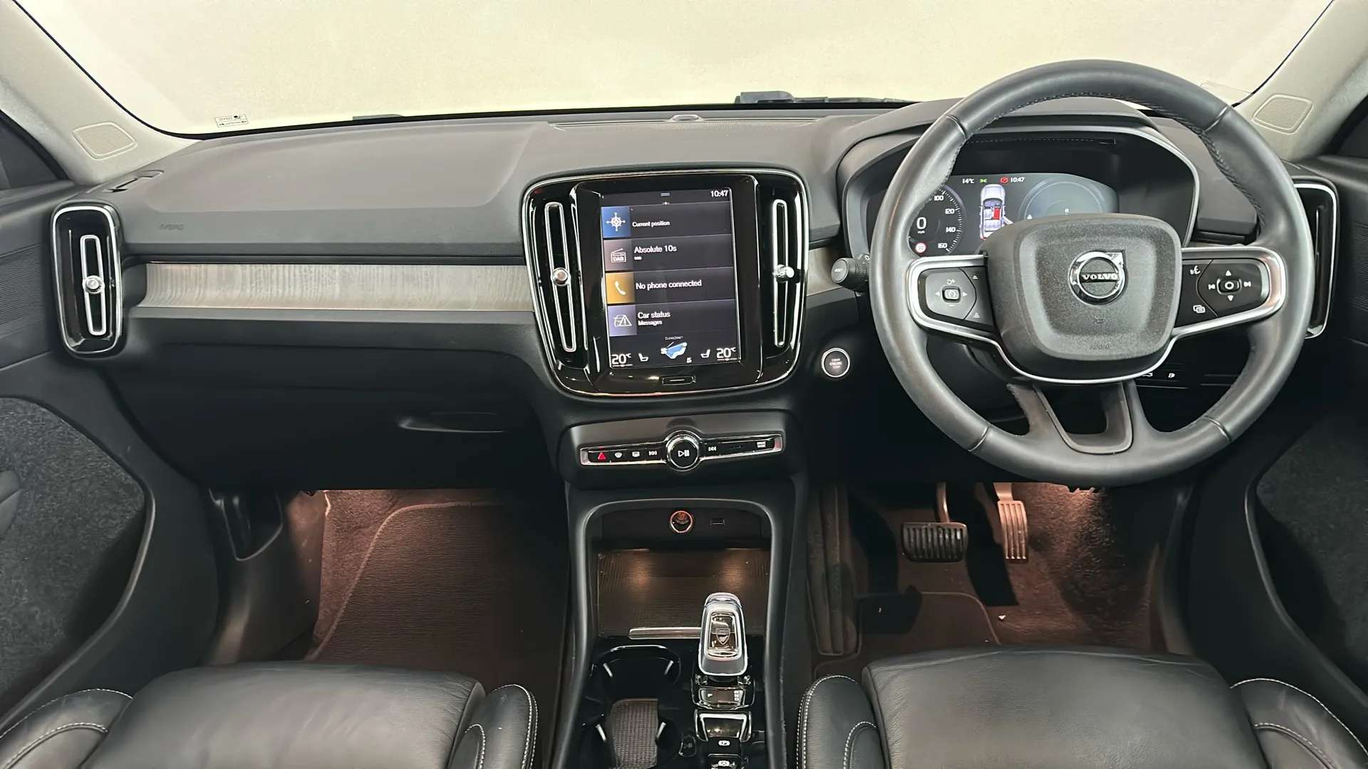 2022 VOLVO XC40 2022 VOLVO XC40