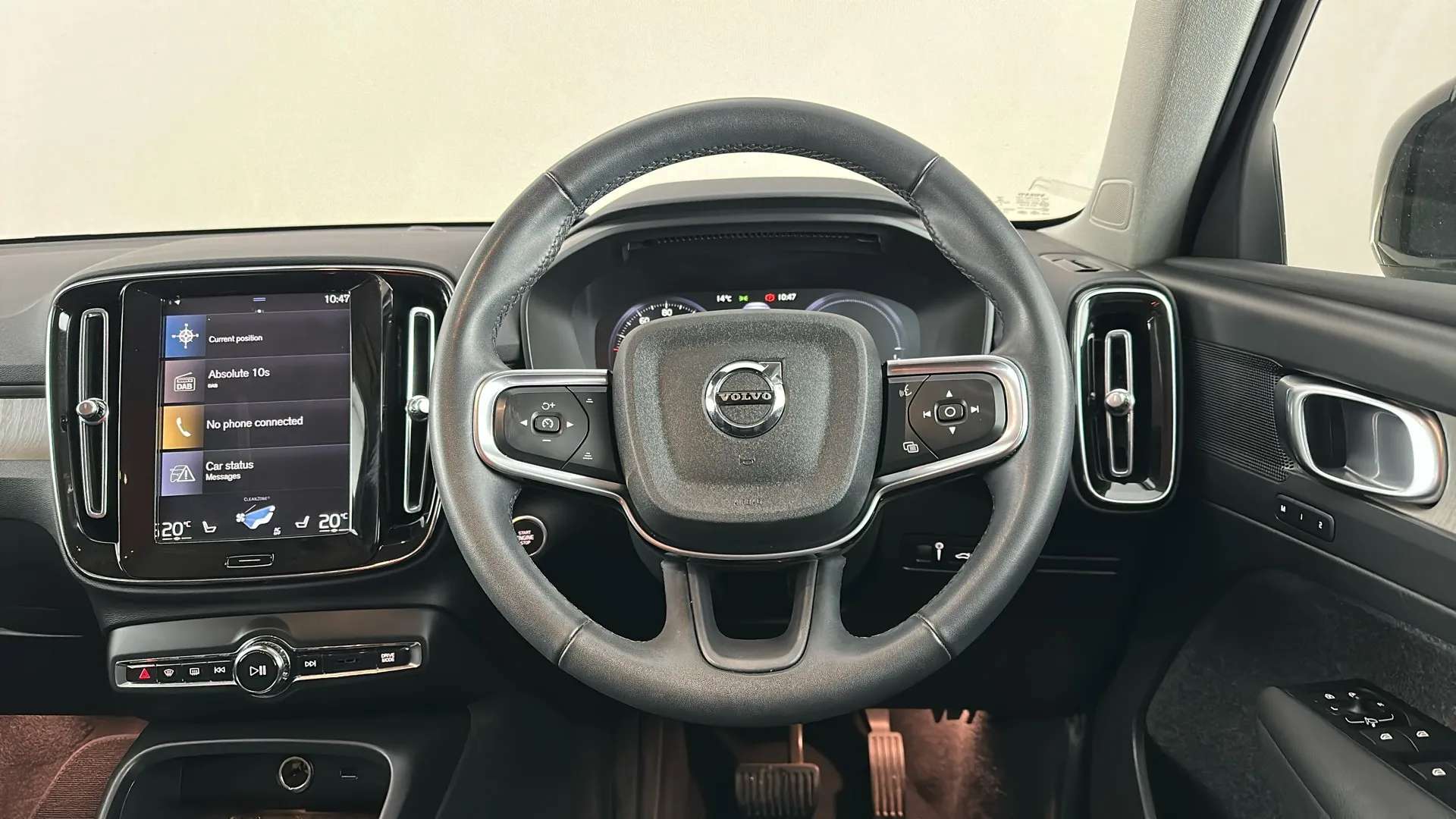 2022 VOLVO XC40 2022 VOLVO XC40