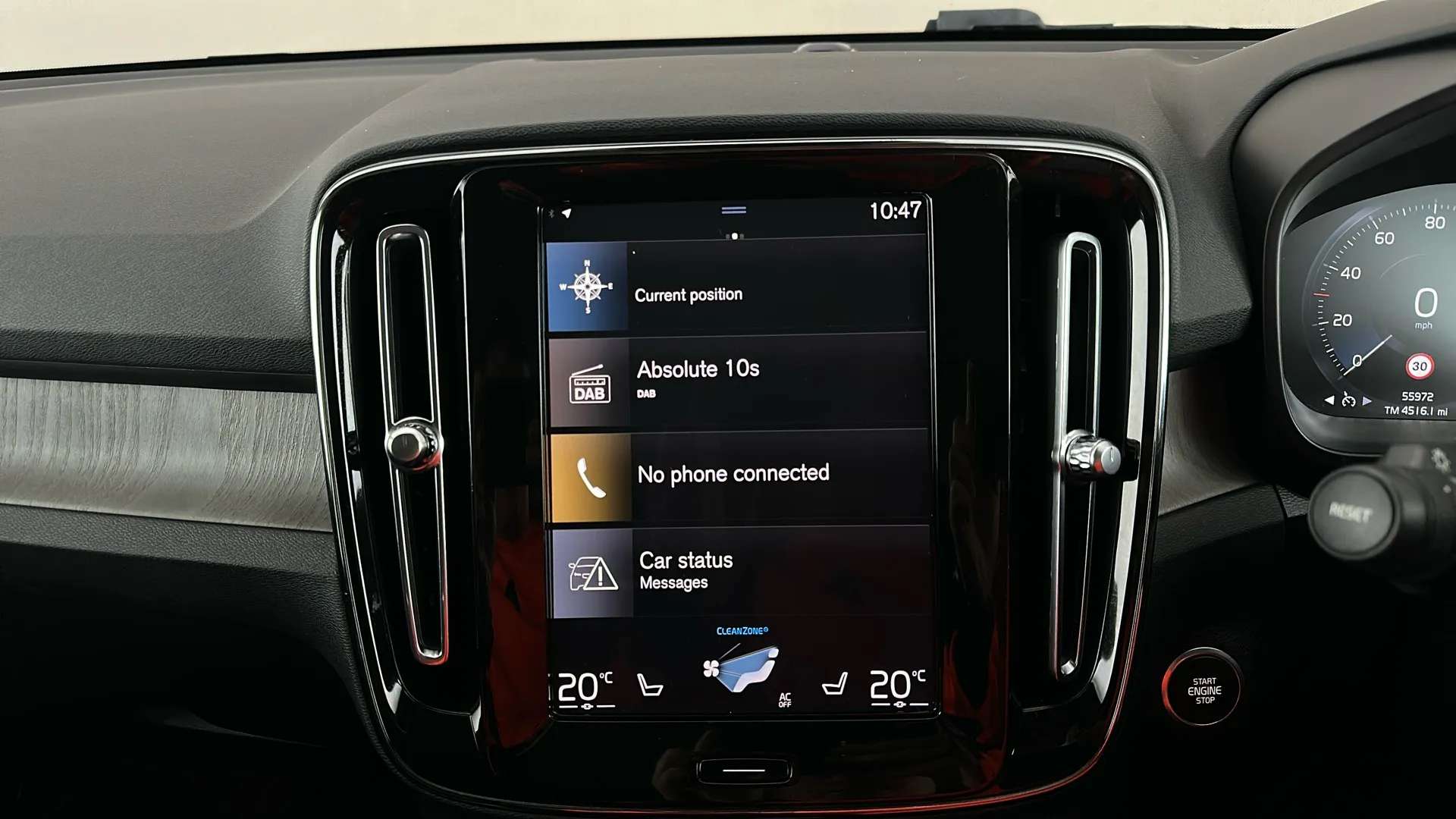 2022 VOLVO XC40 2022 VOLVO XC40