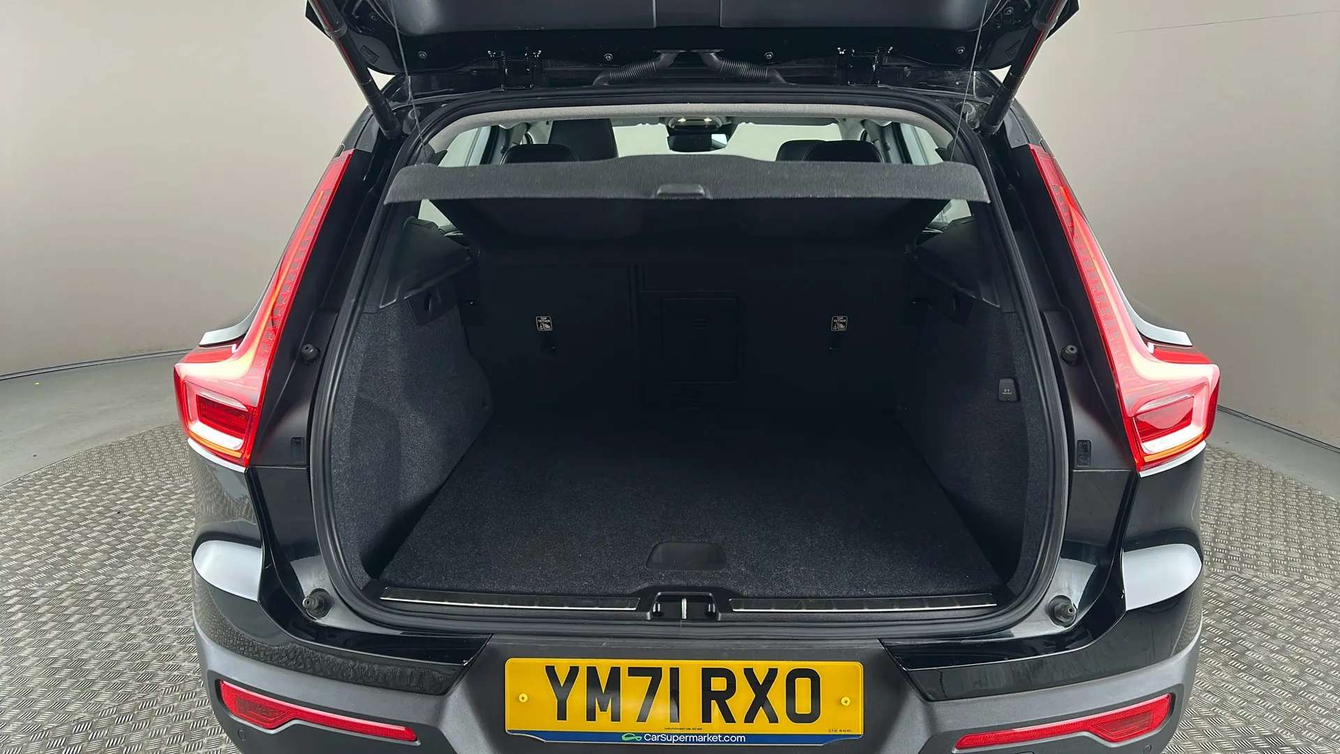2022 VOLVO XC40 2022 VOLVO XC40