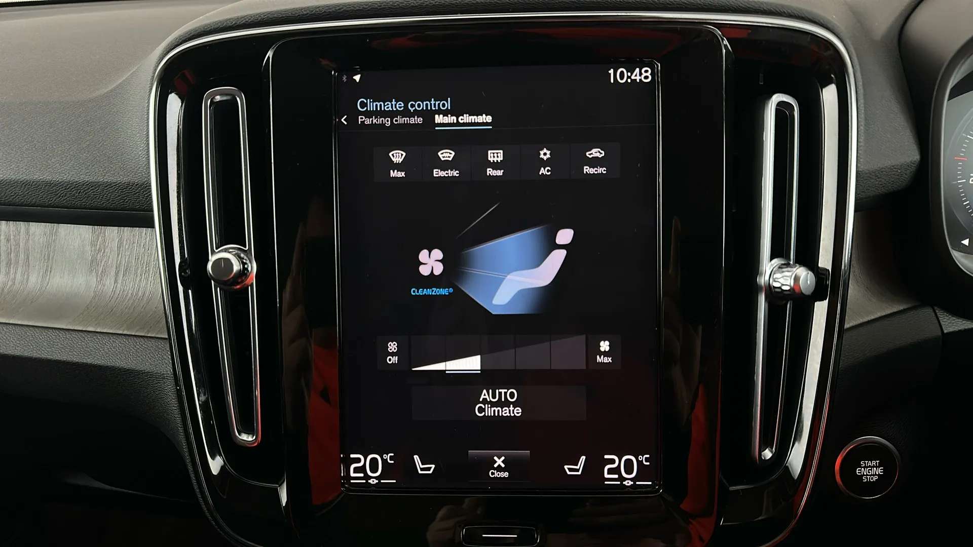 2022 VOLVO XC40 2022 VOLVO XC40