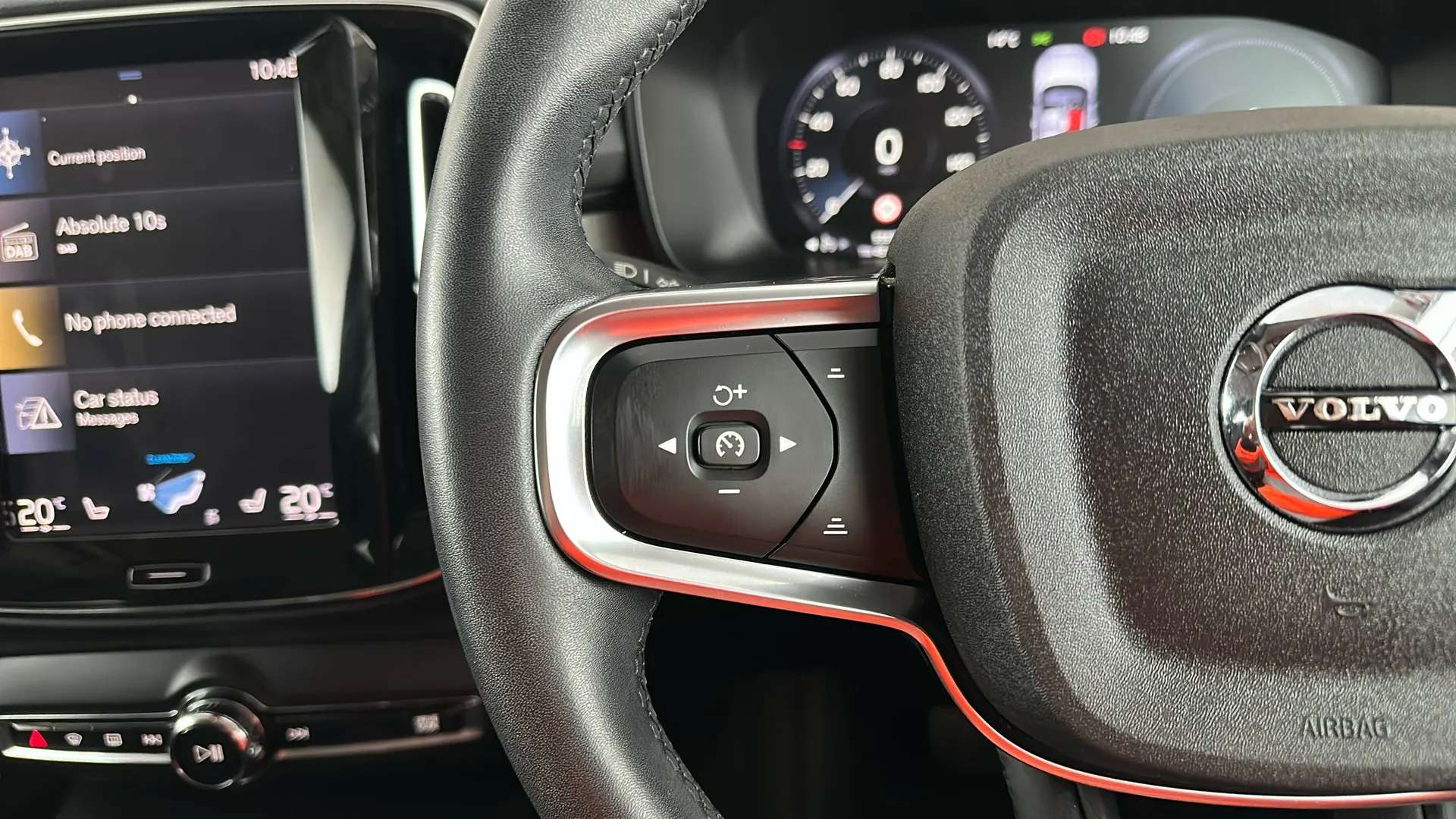 2022 VOLVO XC40 2022 VOLVO XC40