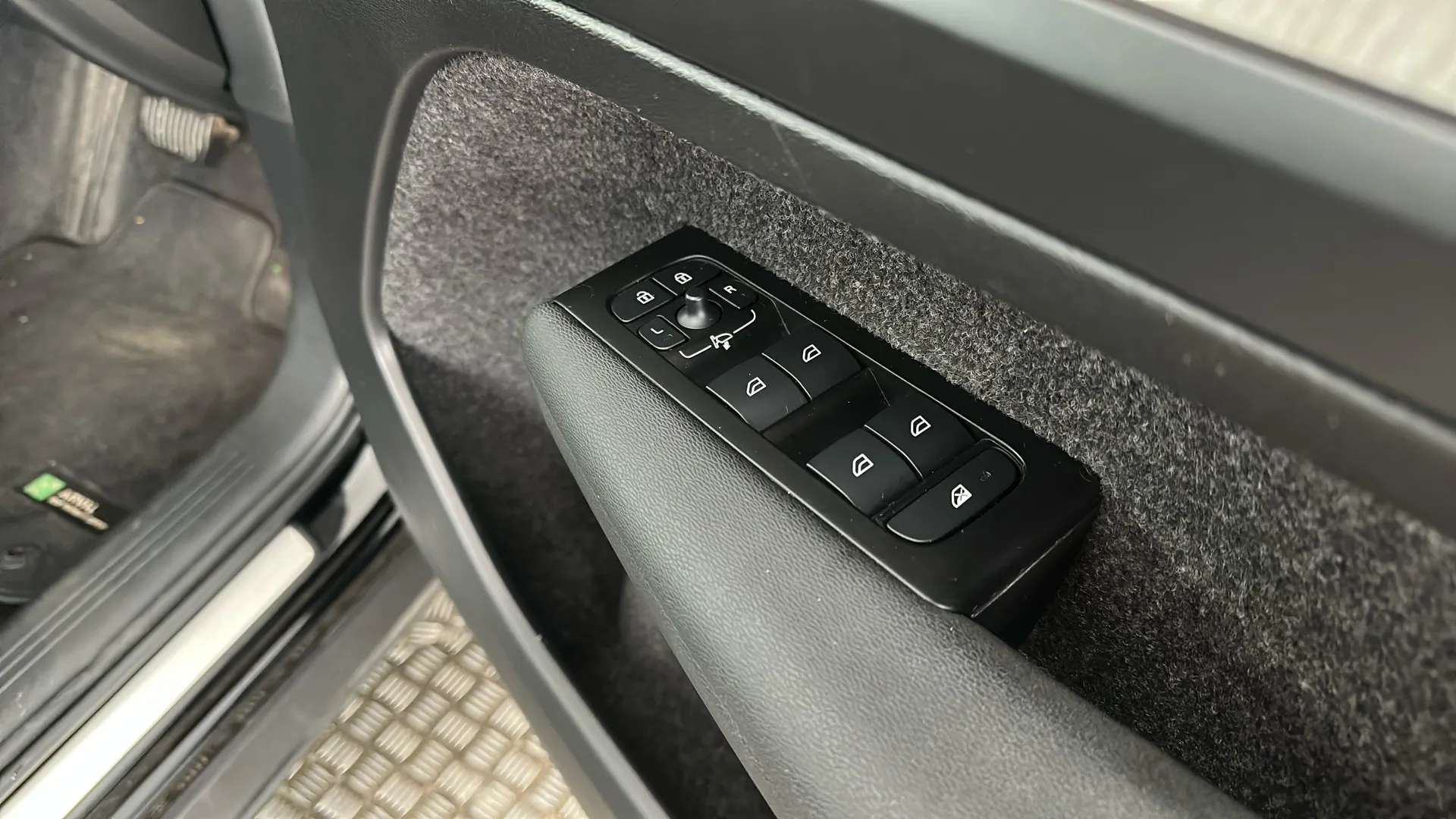 2022 VOLVO XC40 2022 VOLVO XC40
