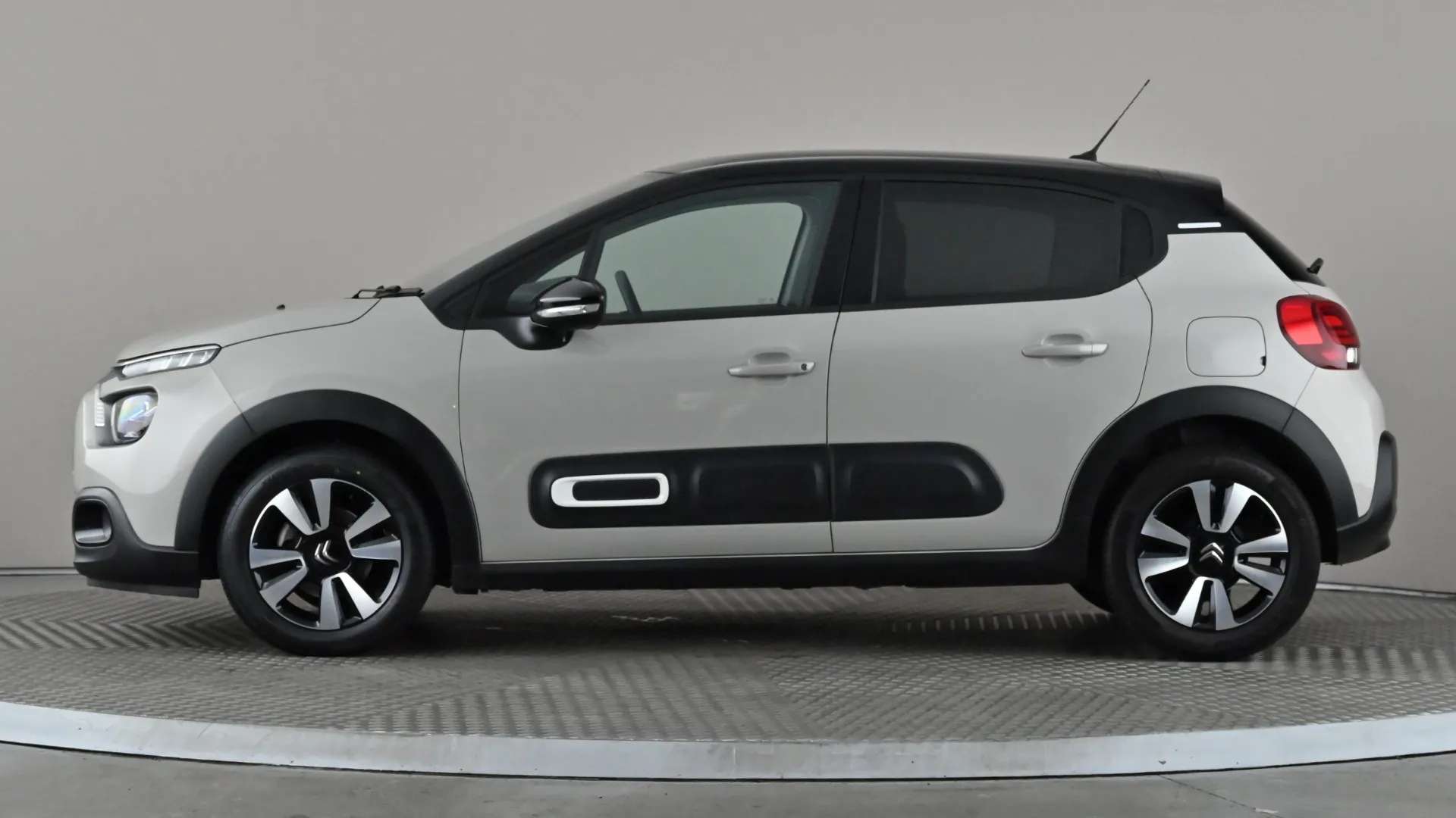A 2024 CITROEN C3 1.2 PureTech Plus A 2024 CITROEN C3 1.2 PureTech Plus