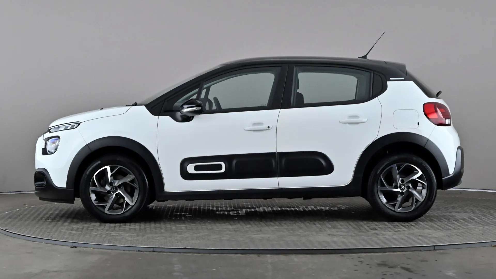 A 2021 CITROEN C3 1.2 PureTech Shine A 2021 CITROEN C3 1.2 PureTech Shine