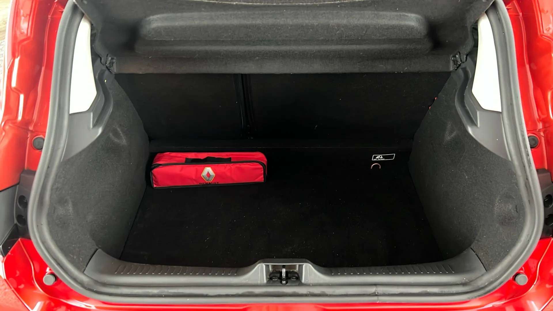 2016 RENAULT CLIO 2016 RENAULT CLIO