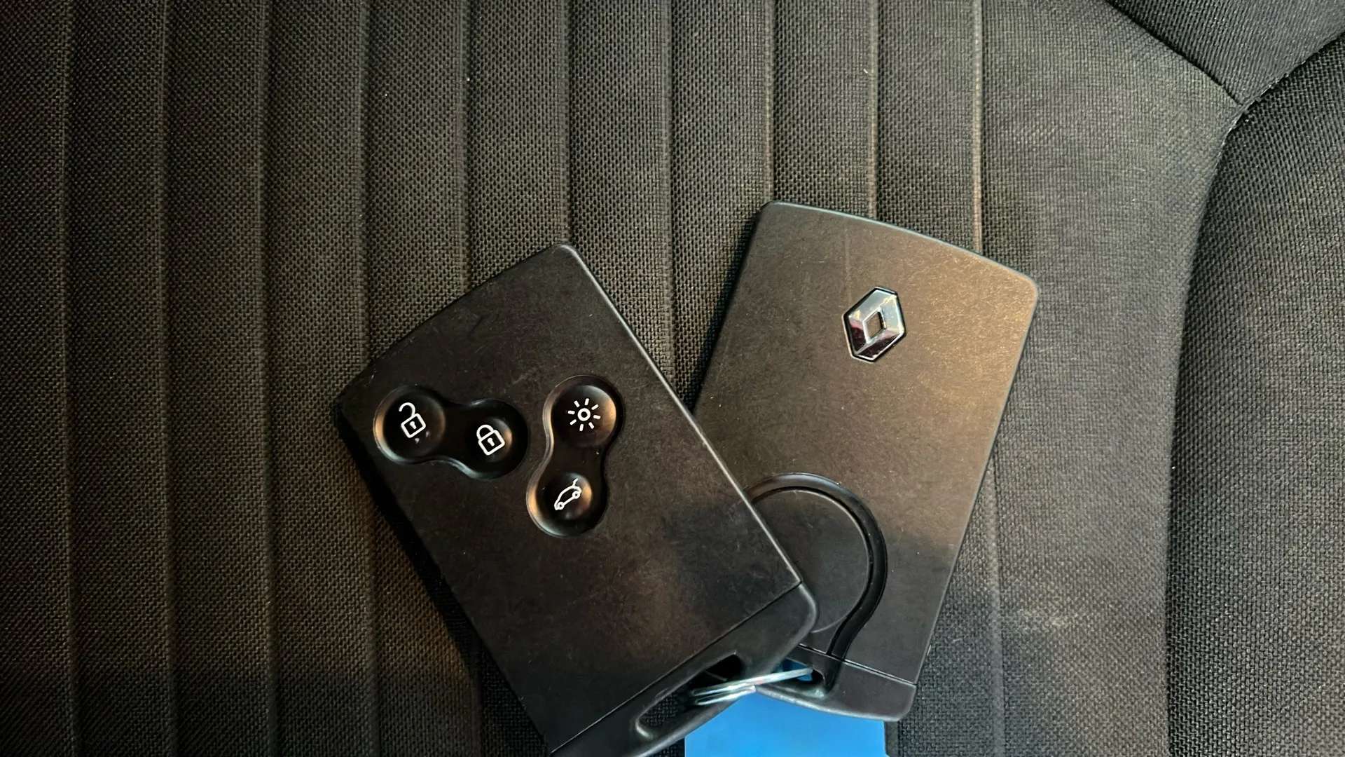 2016 RENAULT CLIO 2016 RENAULT CLIO