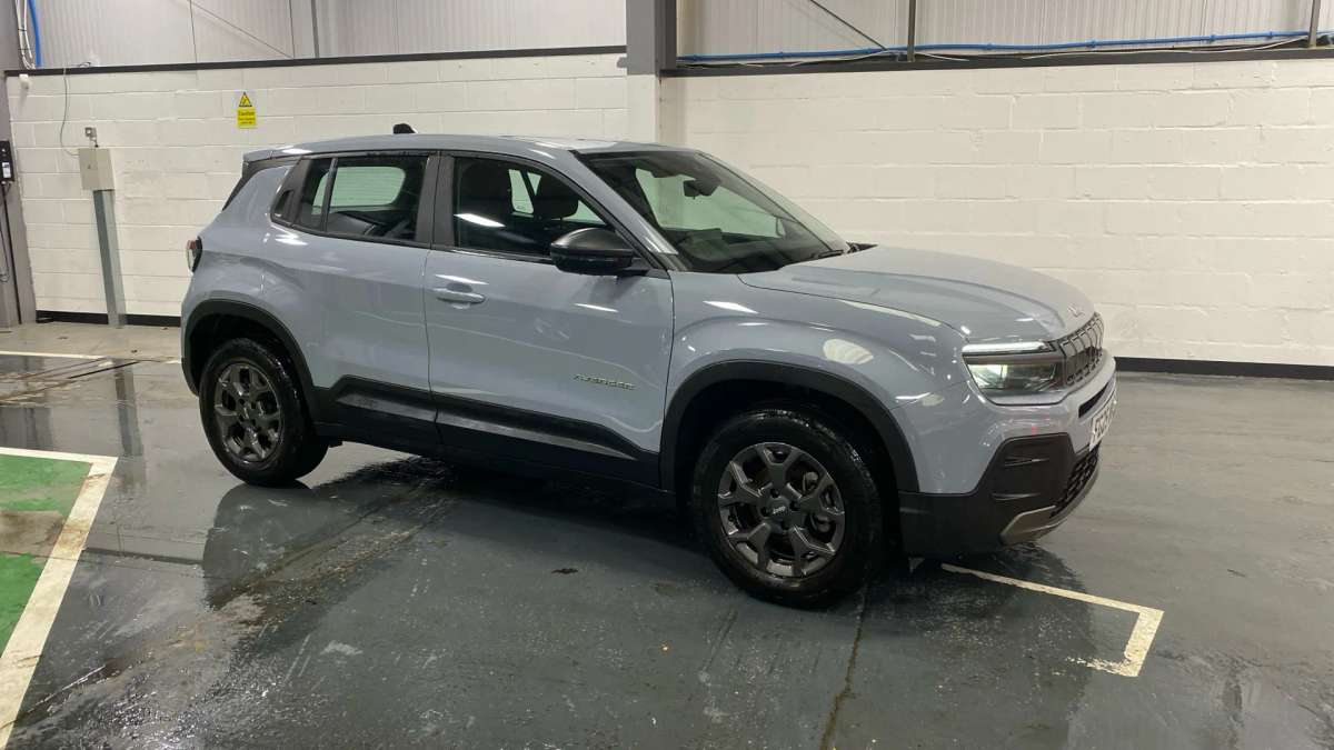 Check out this Jeep Avenger 2025 Petrol Manual